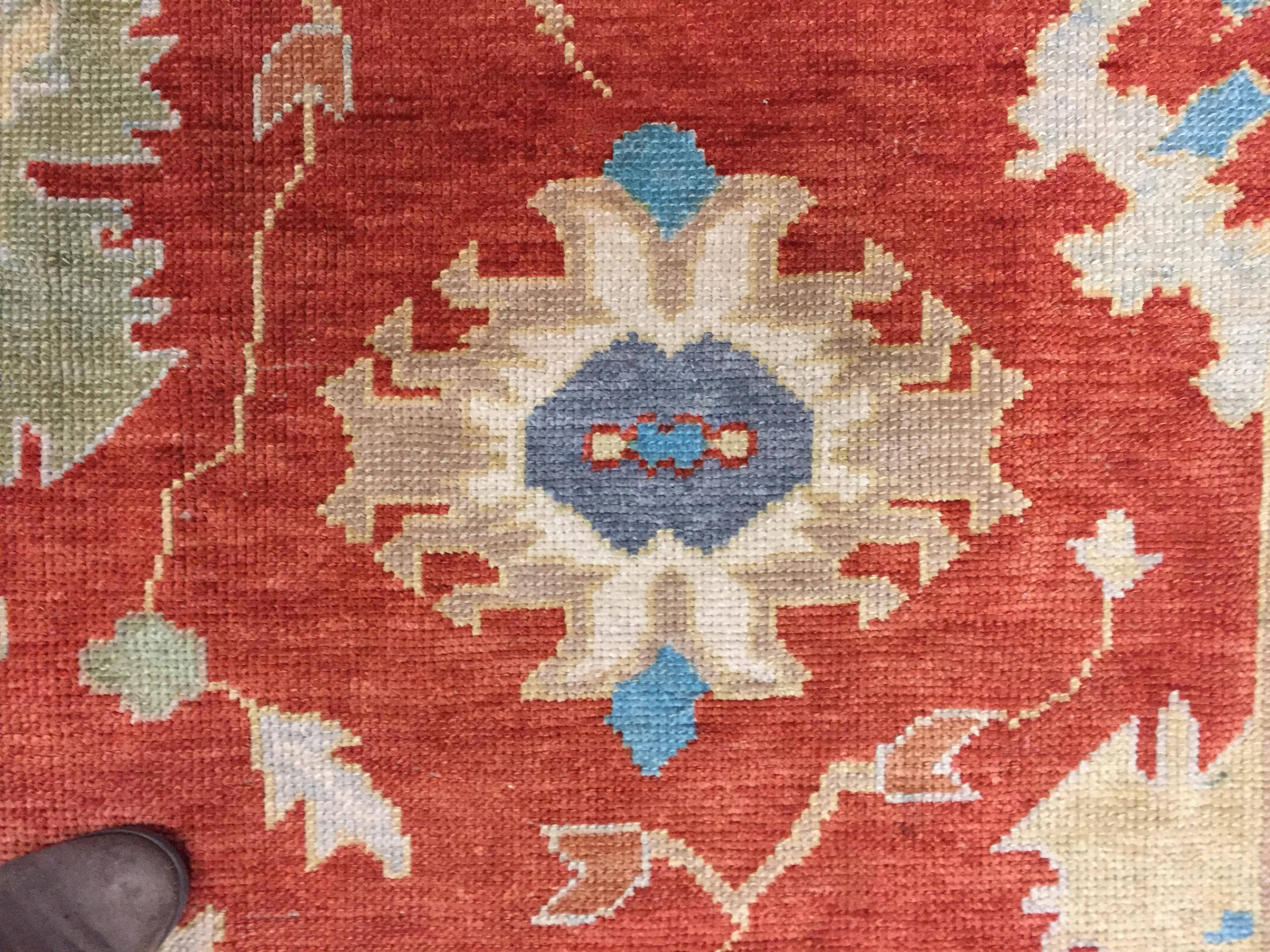 Türkischer roter Oushak-Teppich, 12'10 x 16'1 im Angebot 5