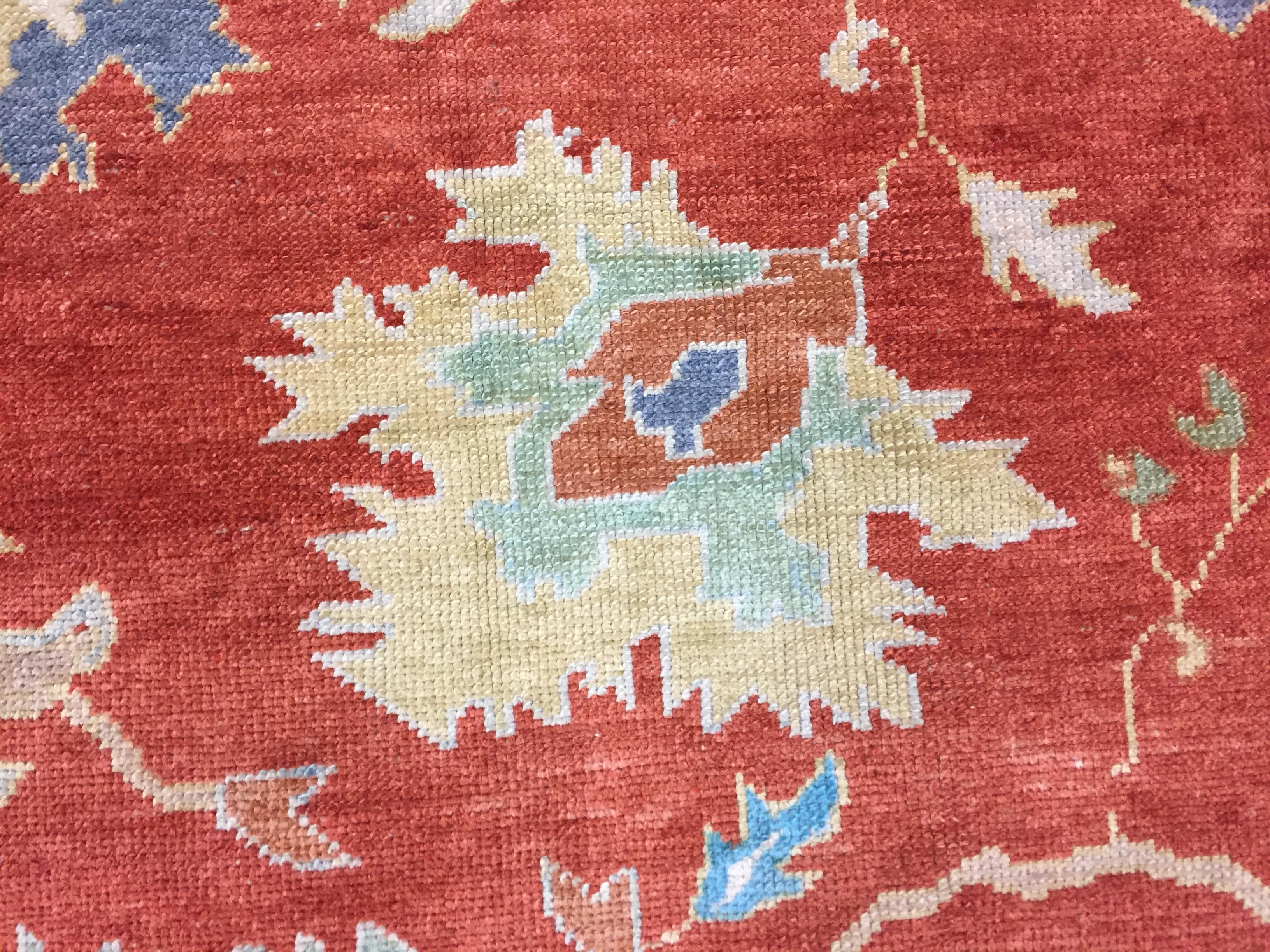Türkischer roter Oushak-Teppich, 12'10 x 16'1 im Zustand „Neu“ im Angebot in New York, NY