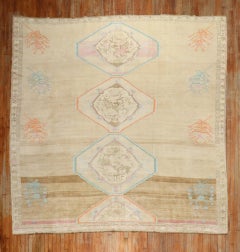 Alfombra cuadrada tamaño habitación turca