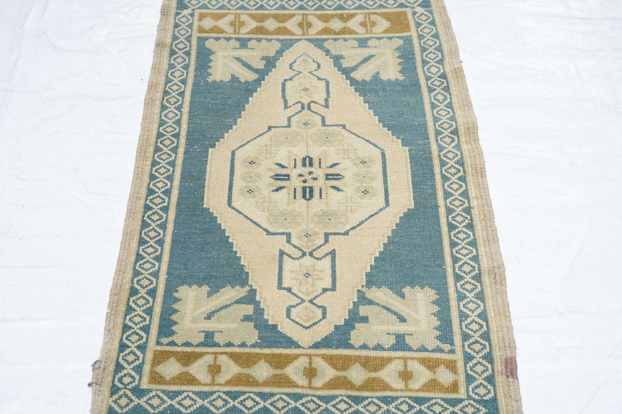 Türkischer Teppich 2'1'' x 3'5'' (Wolle) im Angebot