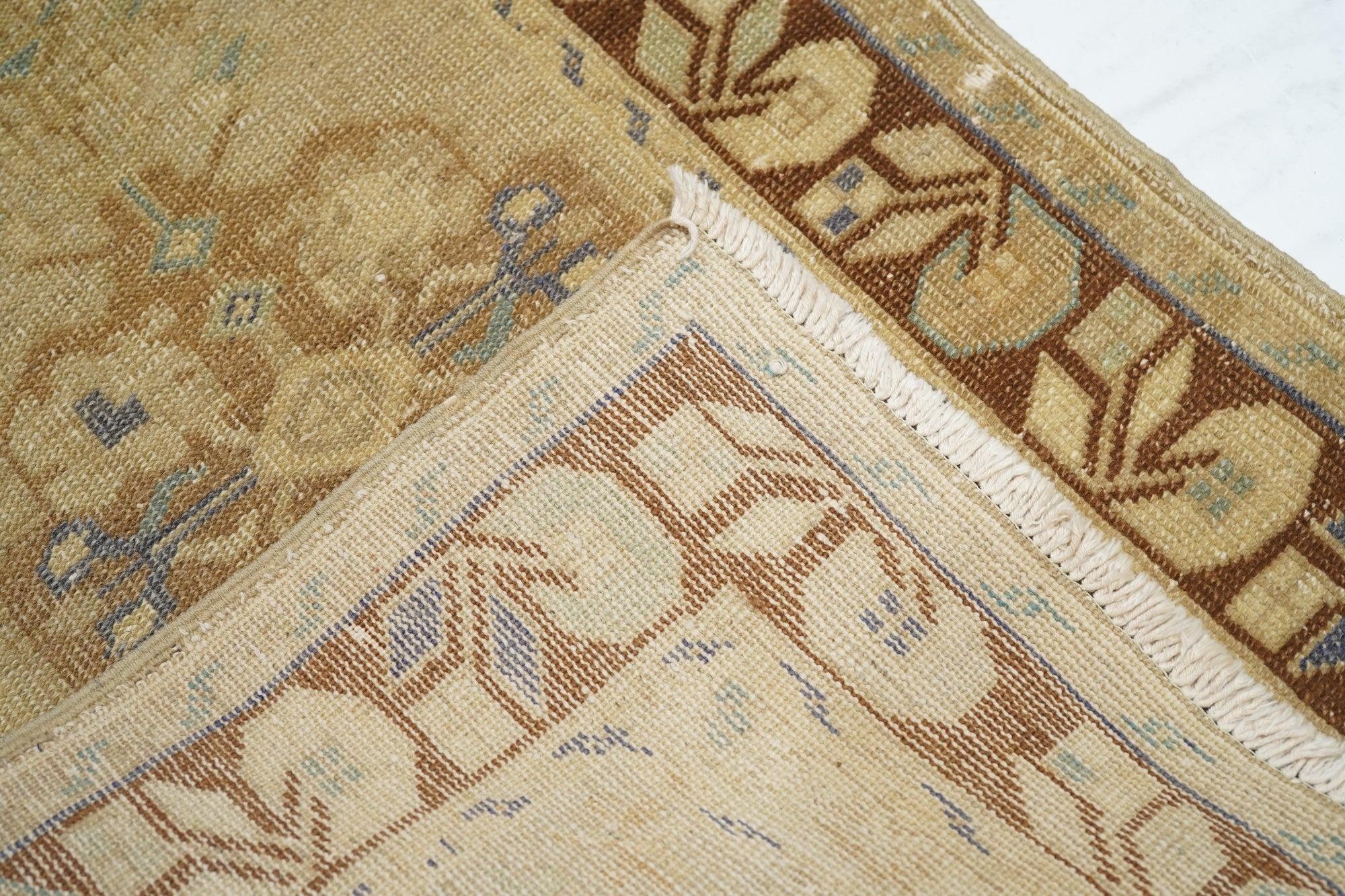 Alfombra turca 2'3'' x 3'9'' en venta 2