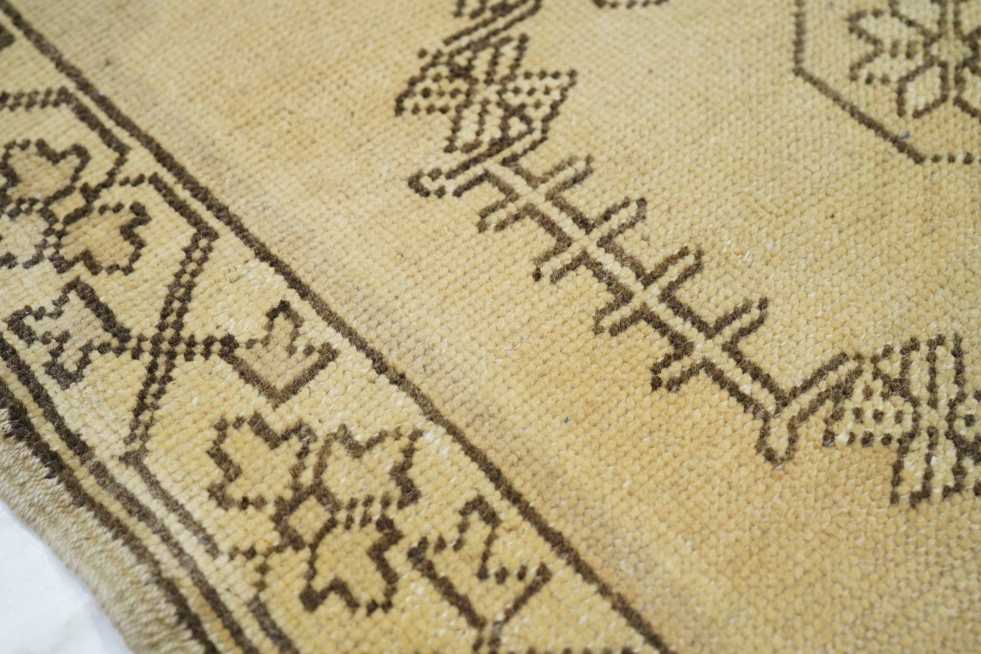 Turkish Rug 2'4'' x 4'9'' In Good Condition For Sale In New York, NY