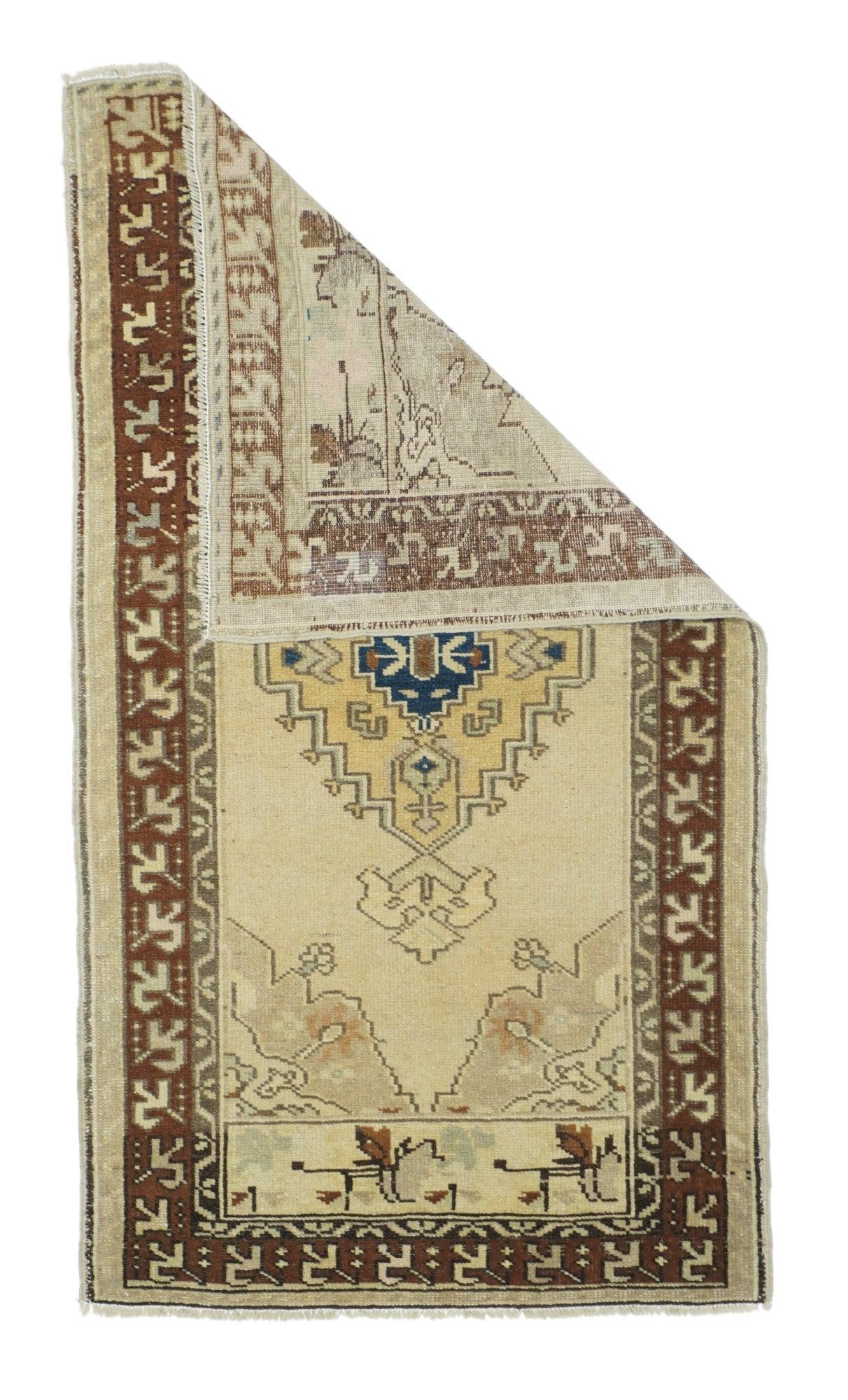 Turkish Rug 2'5'' x 4'5''. The carpets, scatters, runners, long rugs and bags of the towns, villages and tribes of Anatolia, including: Oushak, Ghiordes, Kula, Ladik, Hereke, Konya, Melas, Bergama, Sivas, Kayseri and Yuruk. Enormous range of weave
