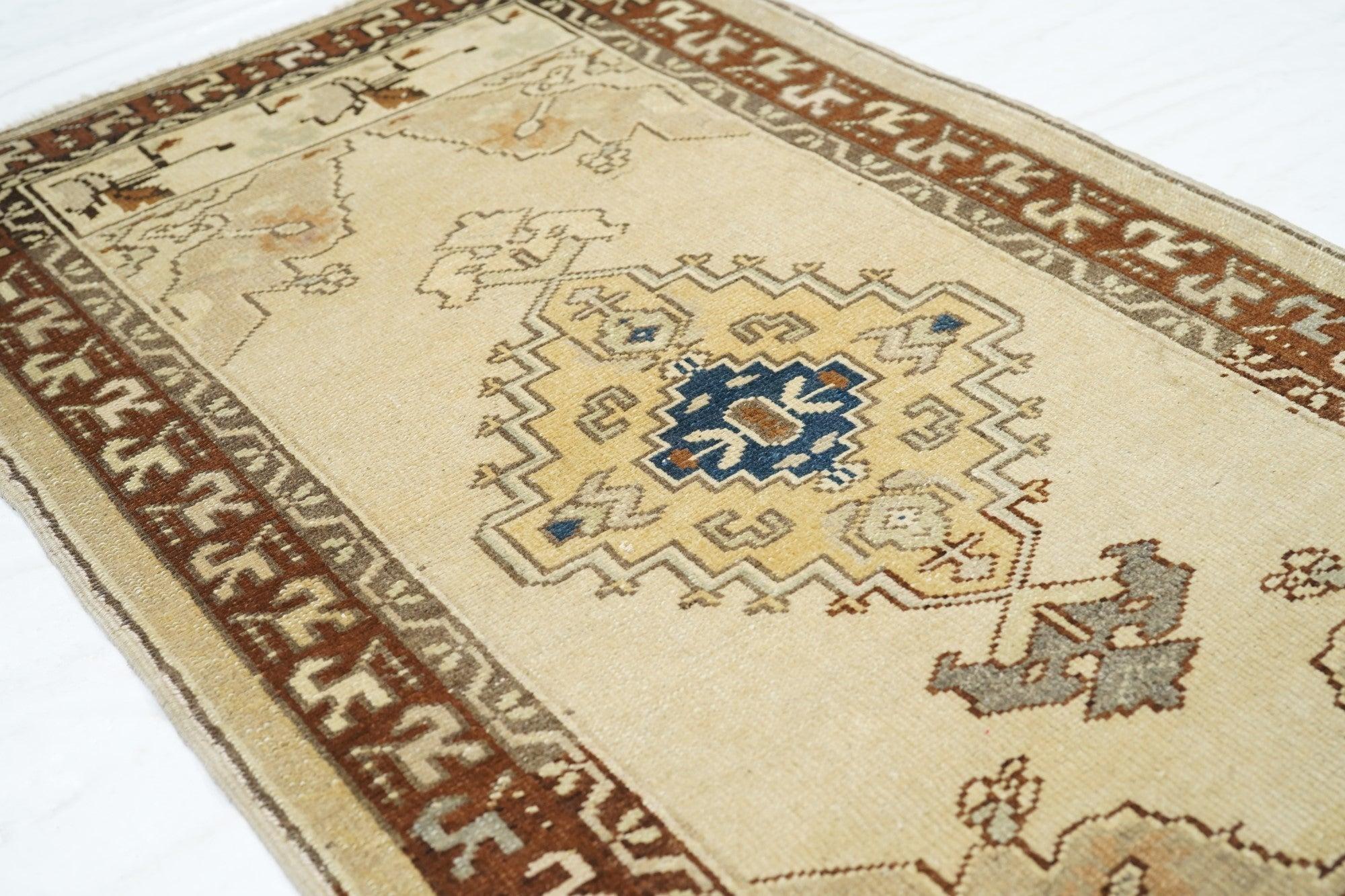 Turkish Rug 2'5'' x 4'5'' For Sale 1