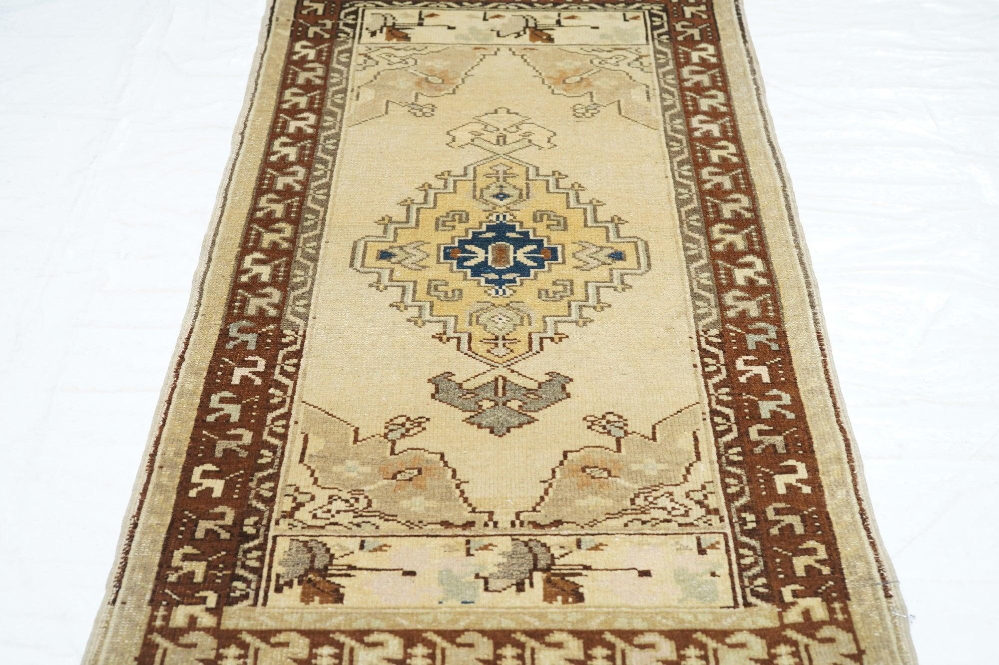 Turkish Rug 2'5'' x 4'5'' For Sale 2