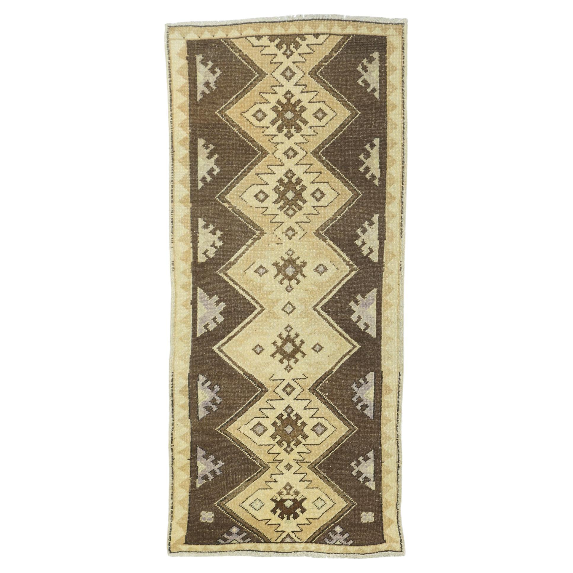 Türkischer Teppich 2'8'' x 6'5''