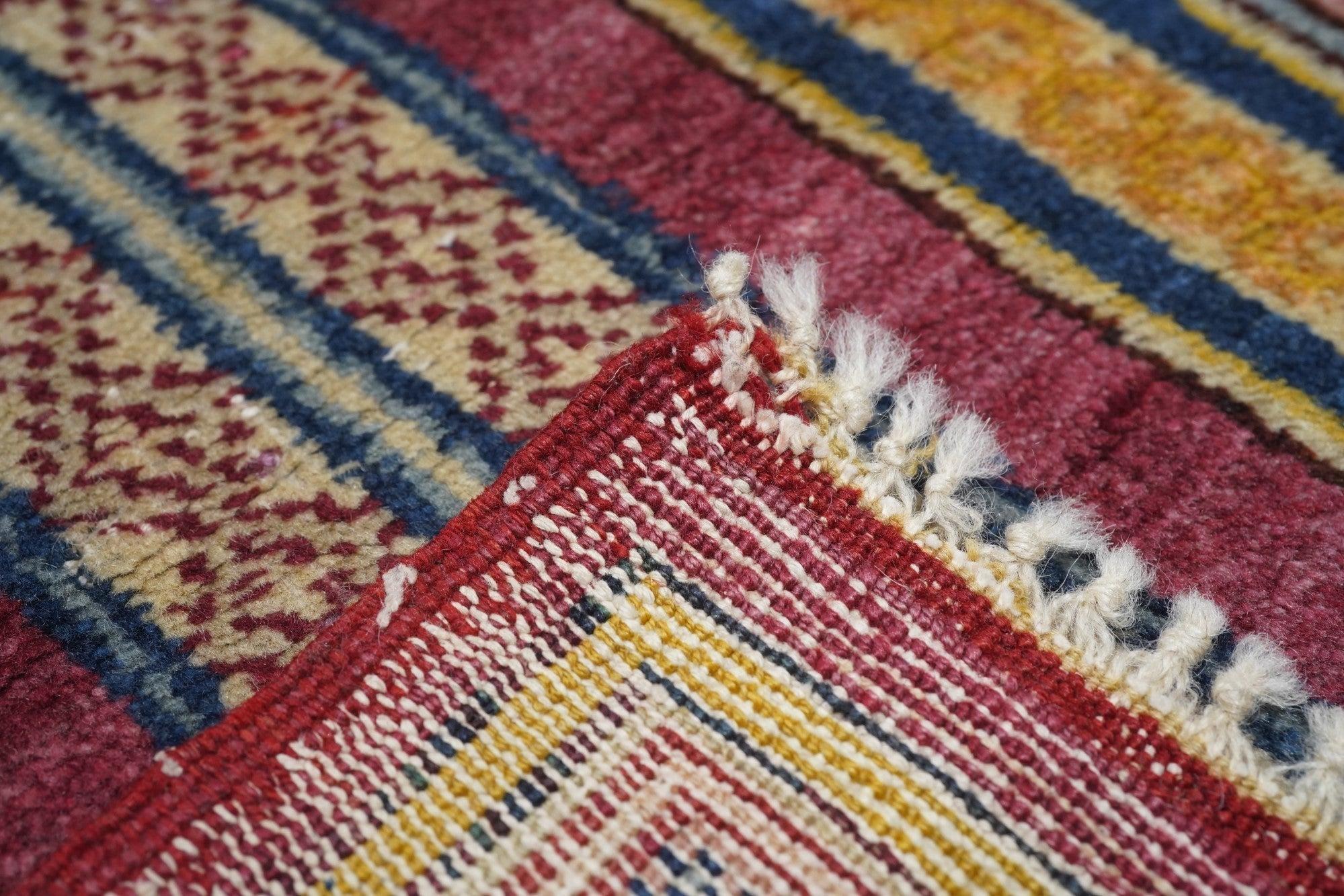 Türkischer Teppich 3'2'' x 5'11'' im Angebot 4