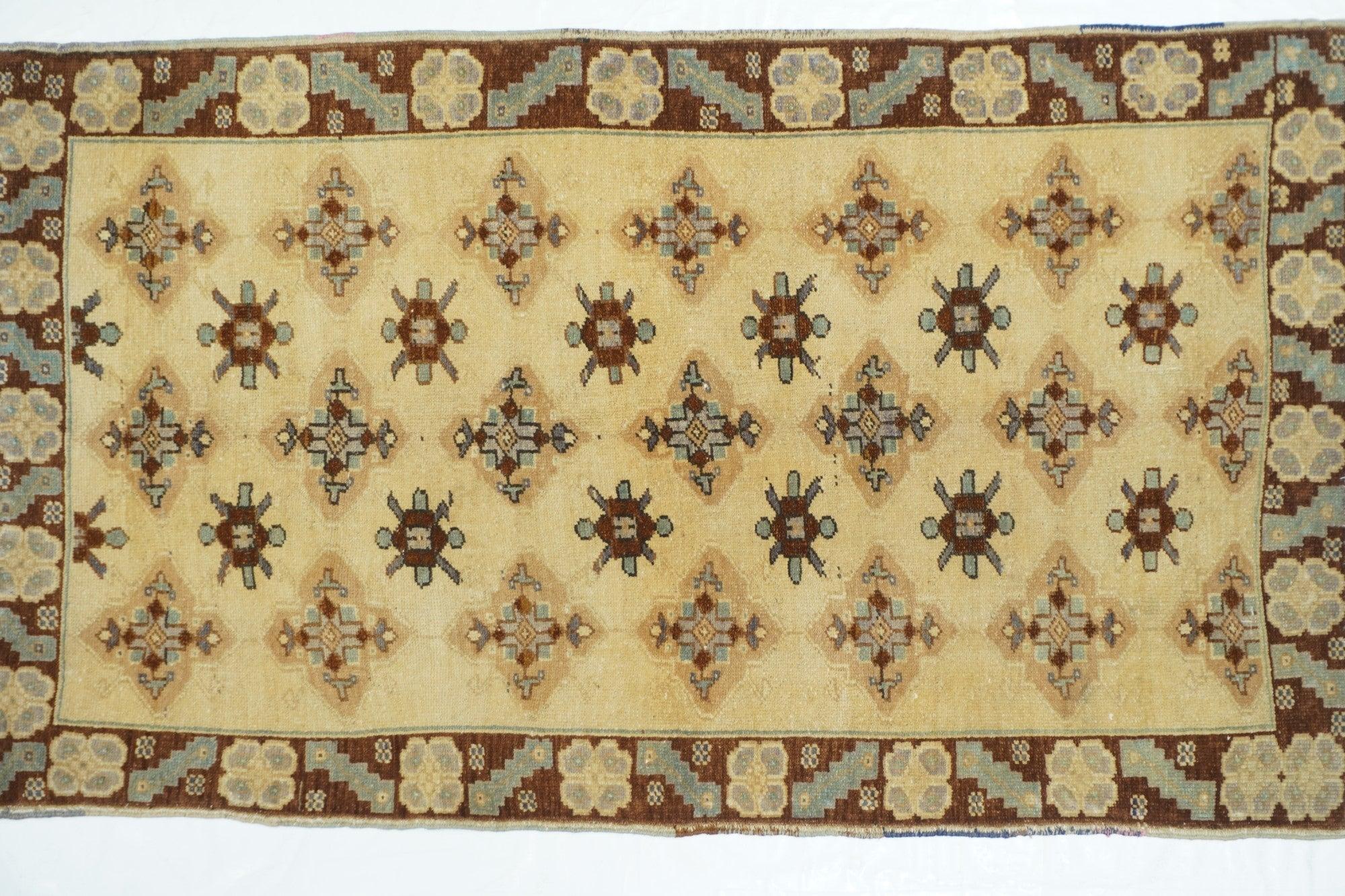 Turc Tapis turc 3'4'' x 5'8'' en vente
