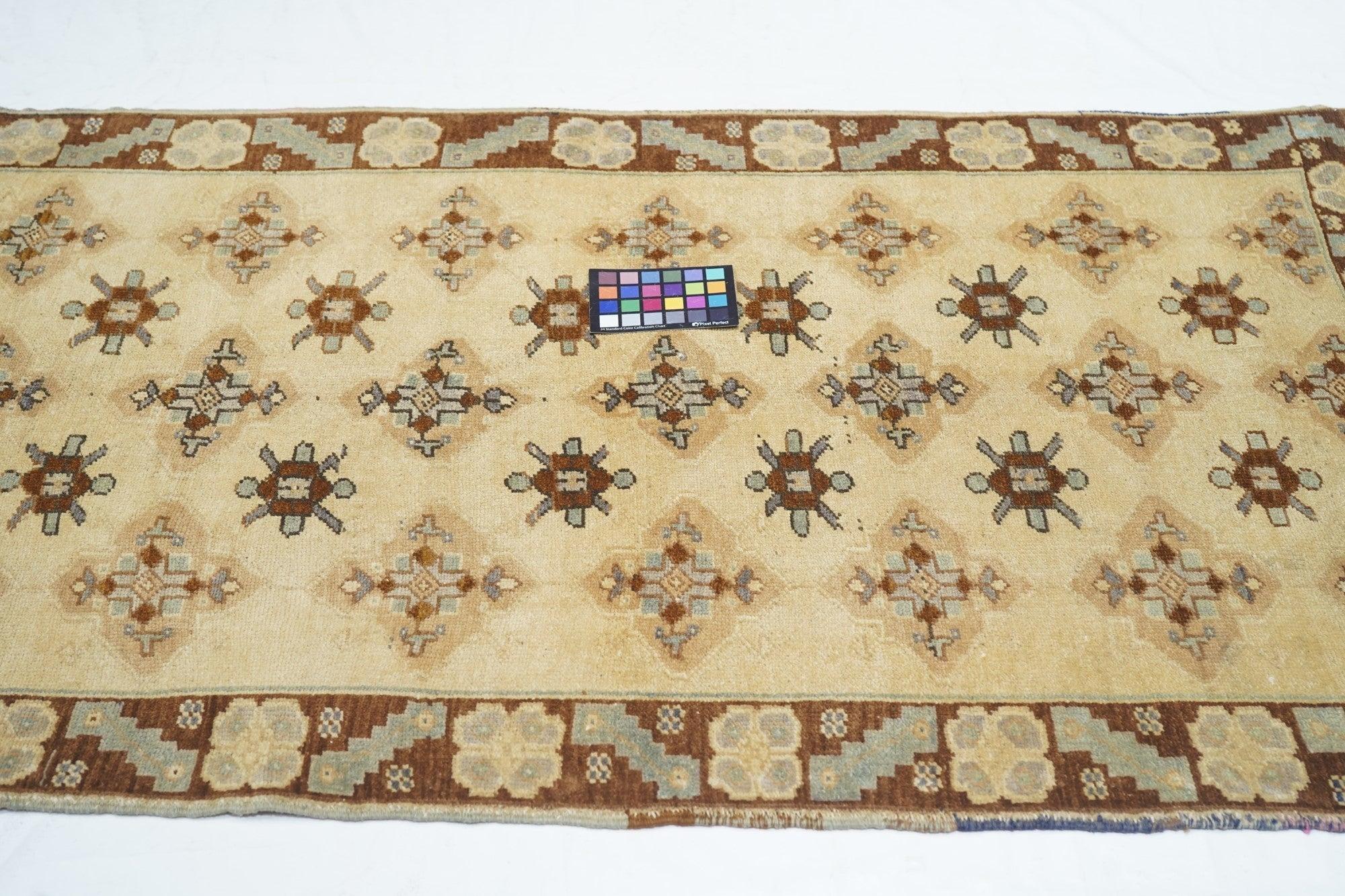 Tapis turc 3'4'' x 5'8'' en vente 1