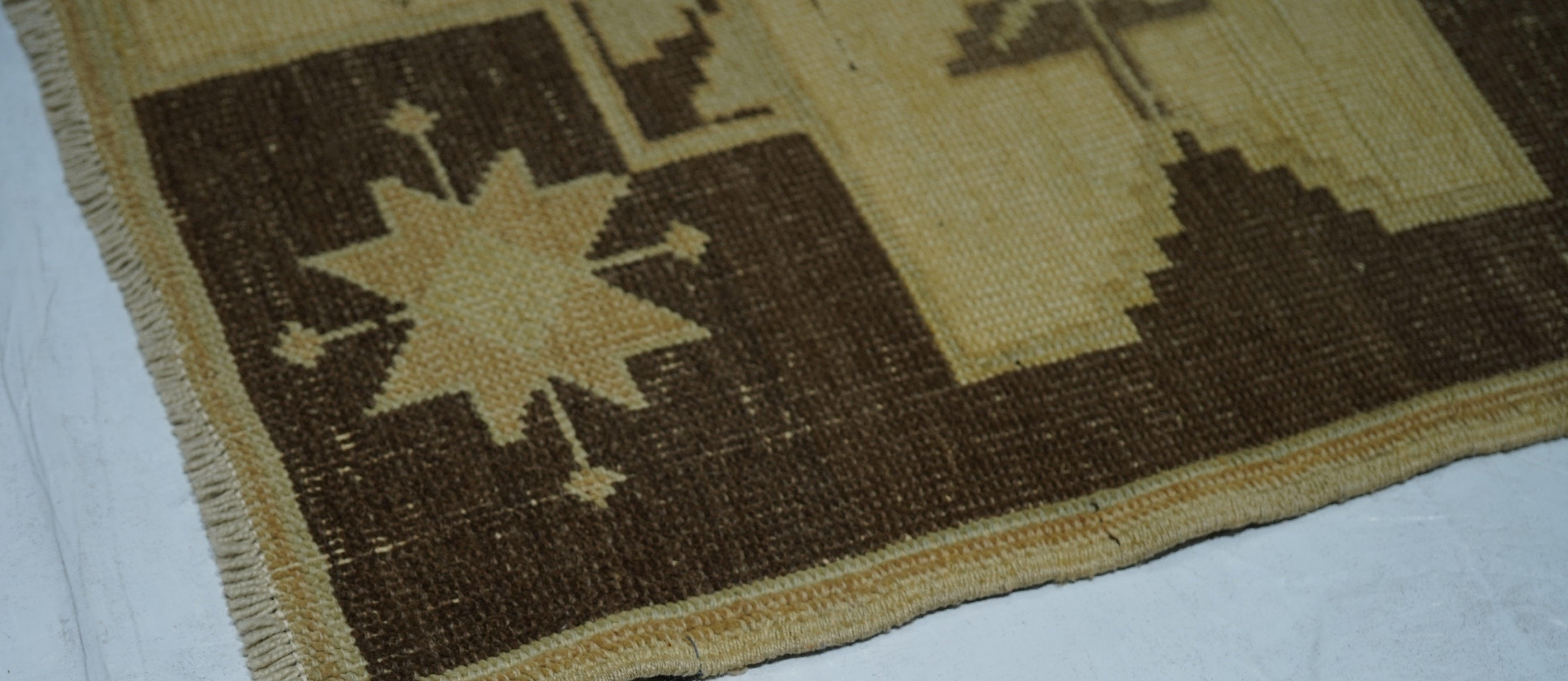 Turkish Rug 3'5'' x 5'9'' In Fair Condition For Sale In New York, NY