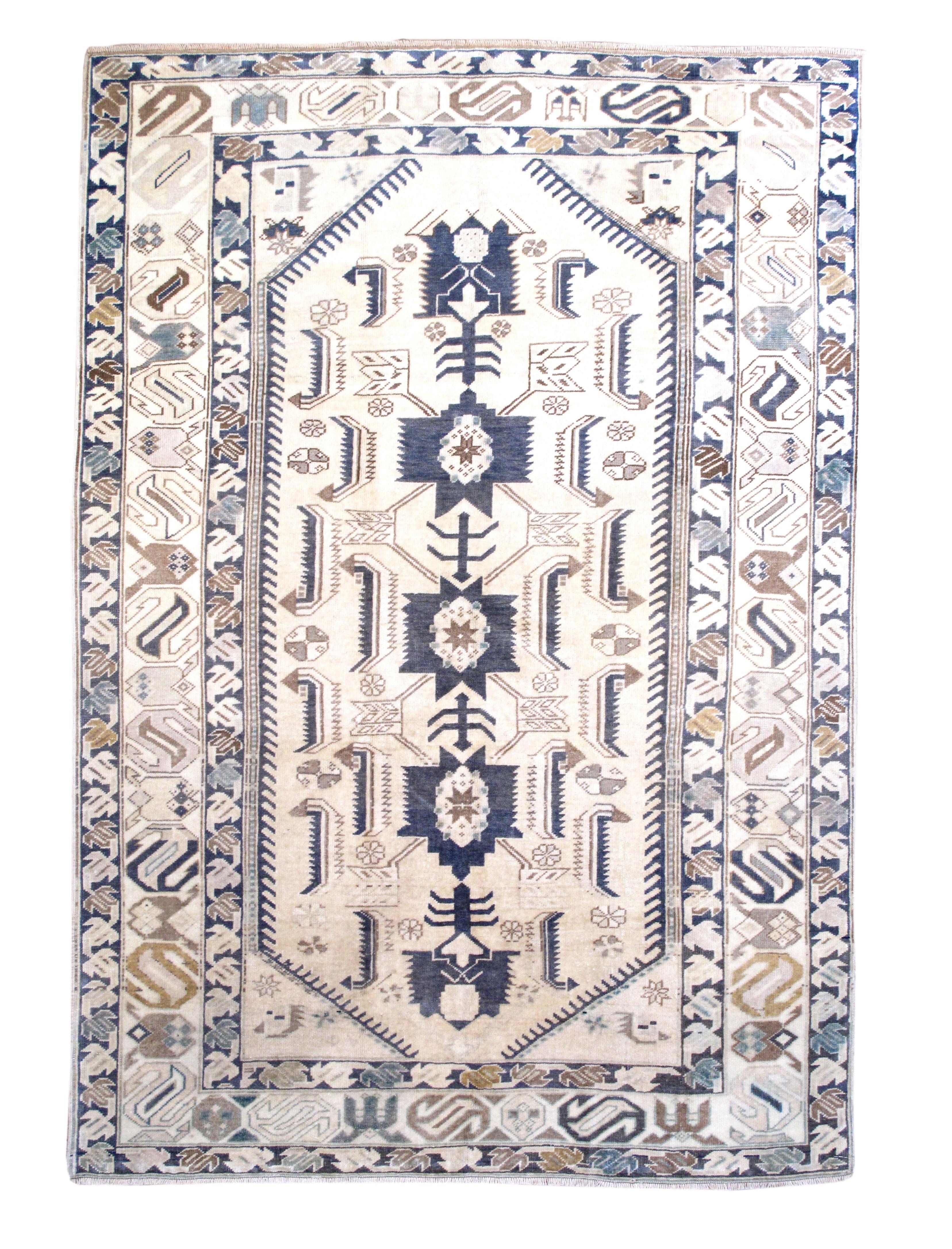 Turkish Rug 4'8'' x 6'11'' In Excellent Condition For Sale In New York, NY