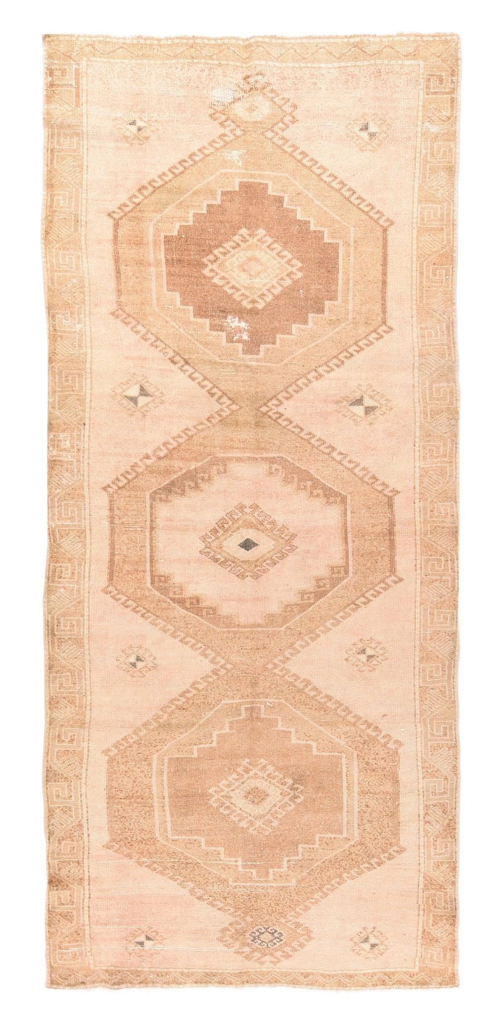 Tappeto turco 4'9'' x 11'2'' In condizioni buone in vendita a New York, NY