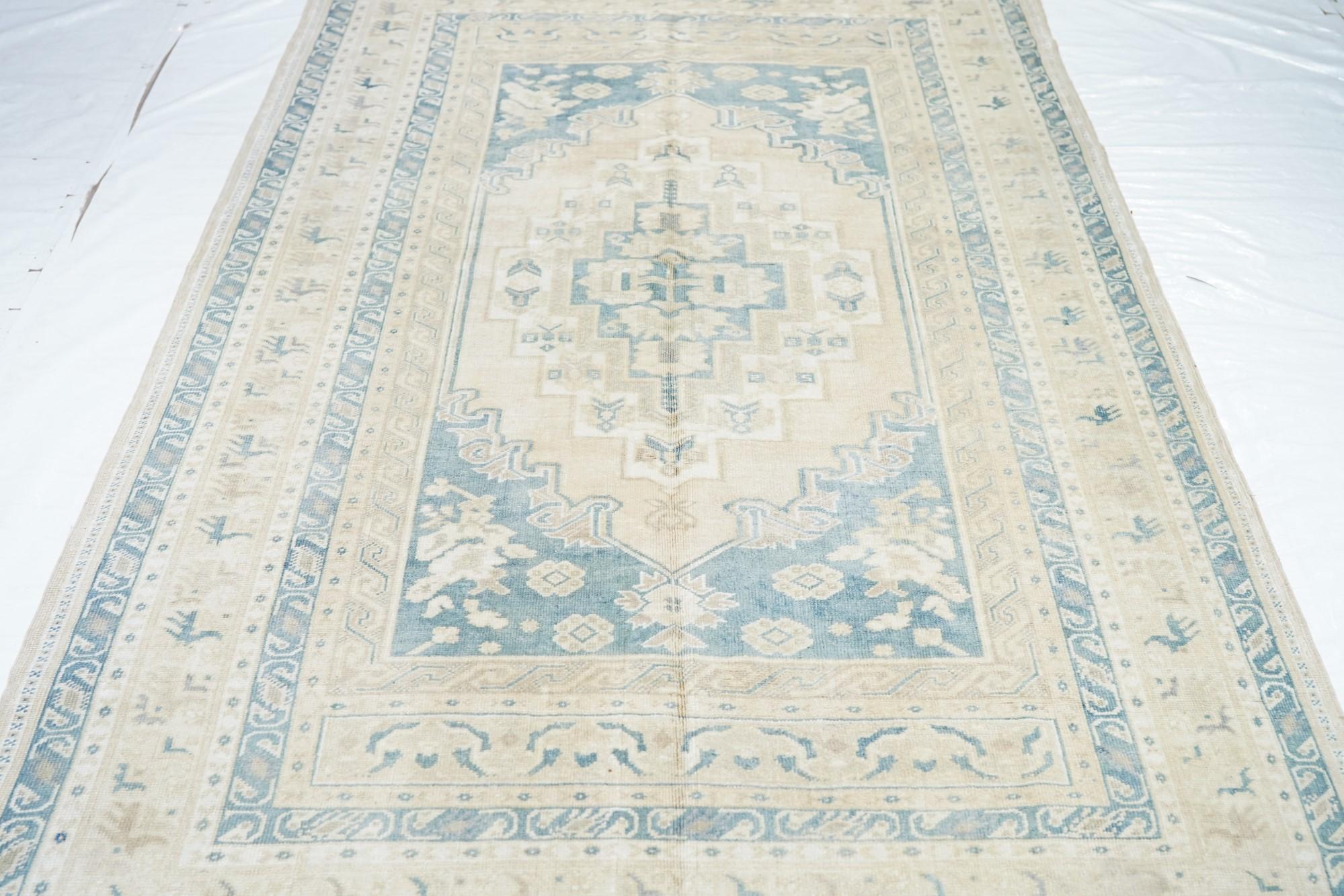 Vintage Turkish Rug 5'0'' x 9'3'' For Sale 2