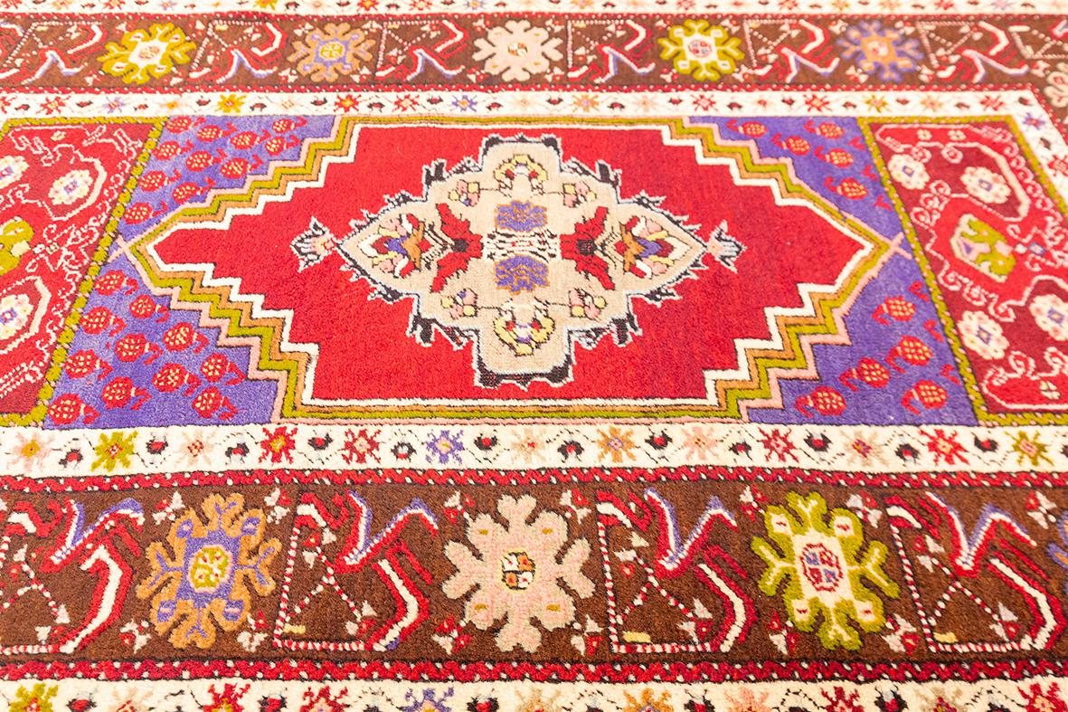 Türkischer Teppich Kirshir (Handgeknüpft) im Angebot