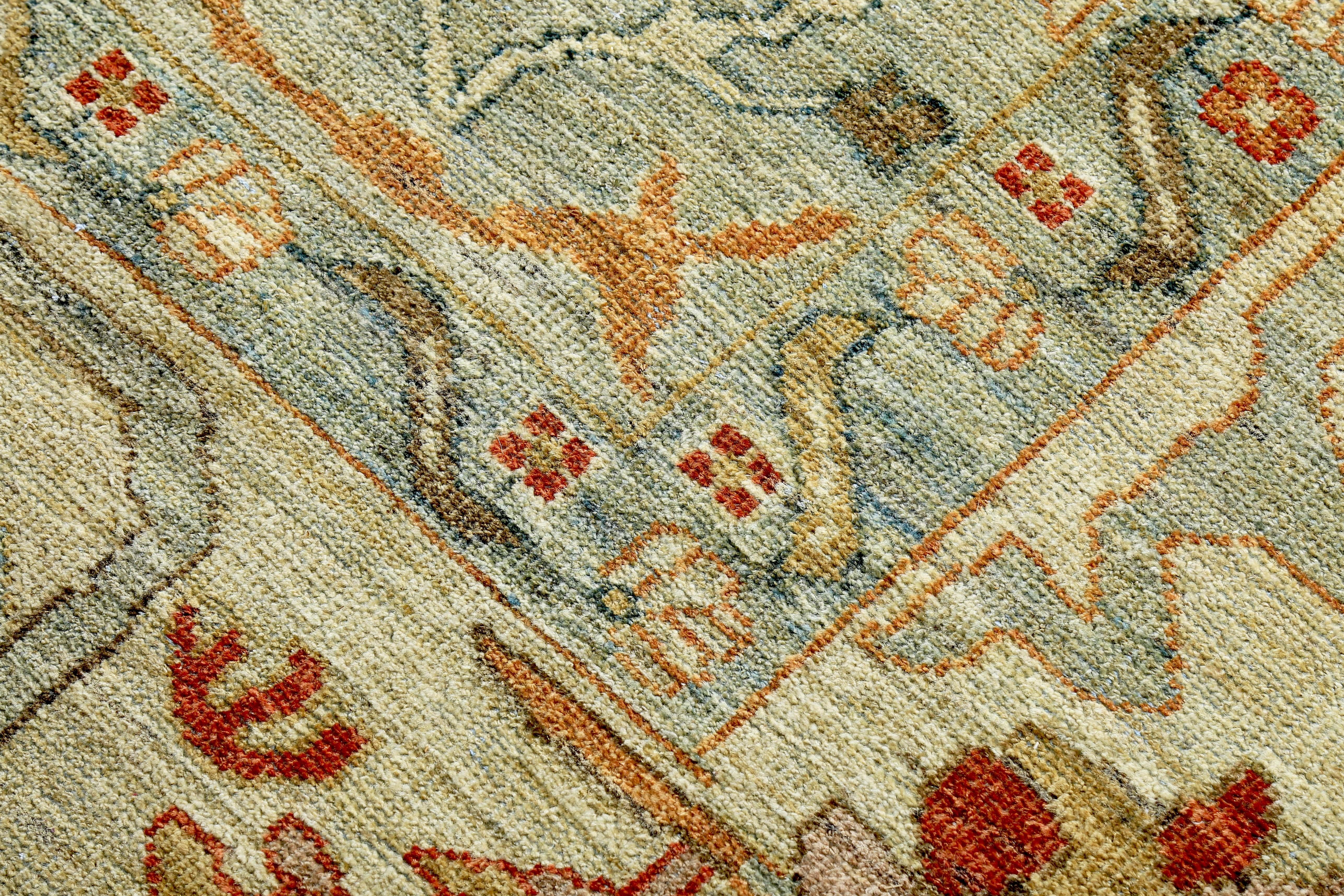 Tessuto a mano Tappeto turco in stile Sultanabad Rugs con dettagli botanici in ruggine, arancione e blu in vendita