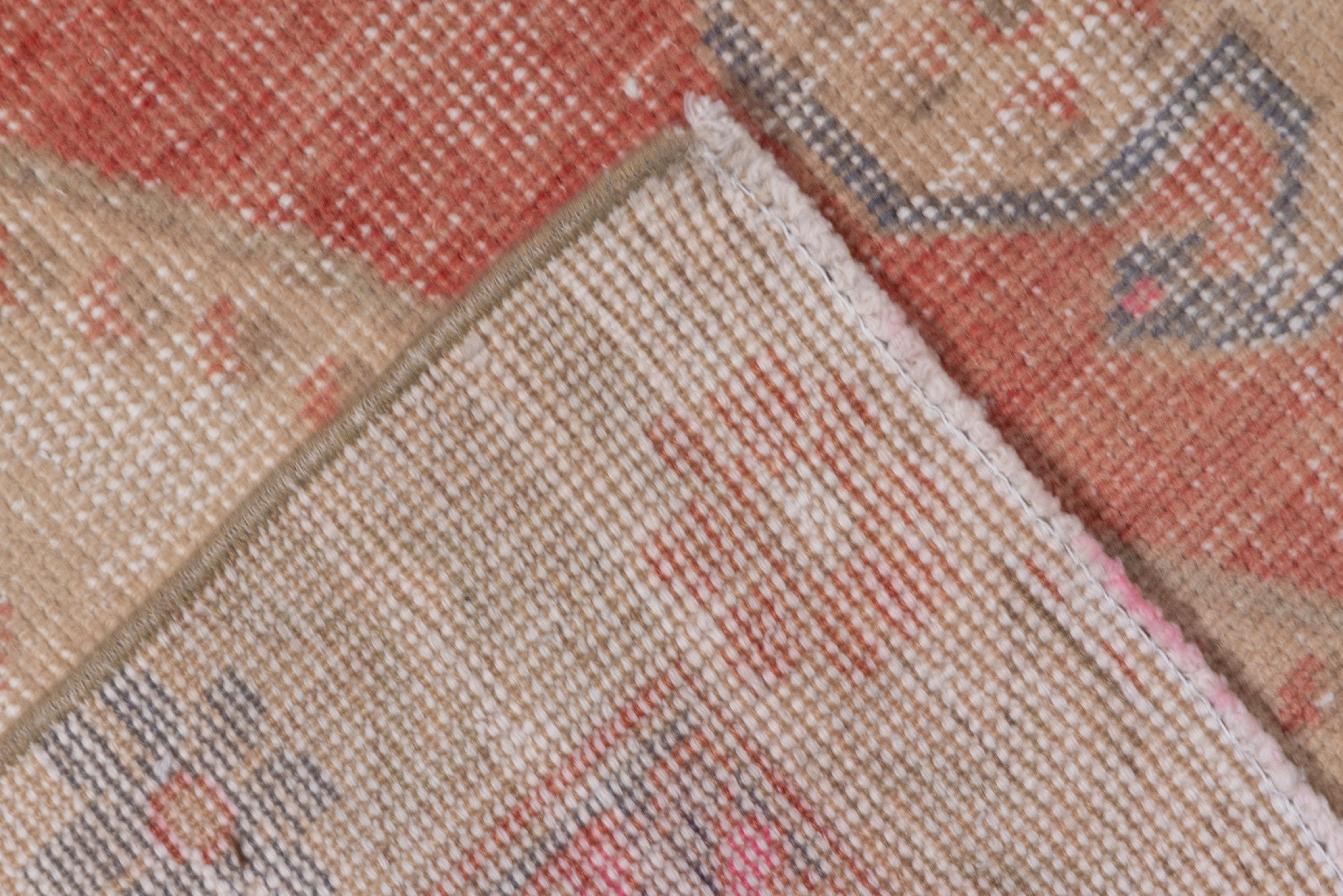 Türkischer Shabby Chic Teppich 1960 Orange Elfenbeinfarbener Fade im Zustand „Gut“ im Angebot in New York, NY