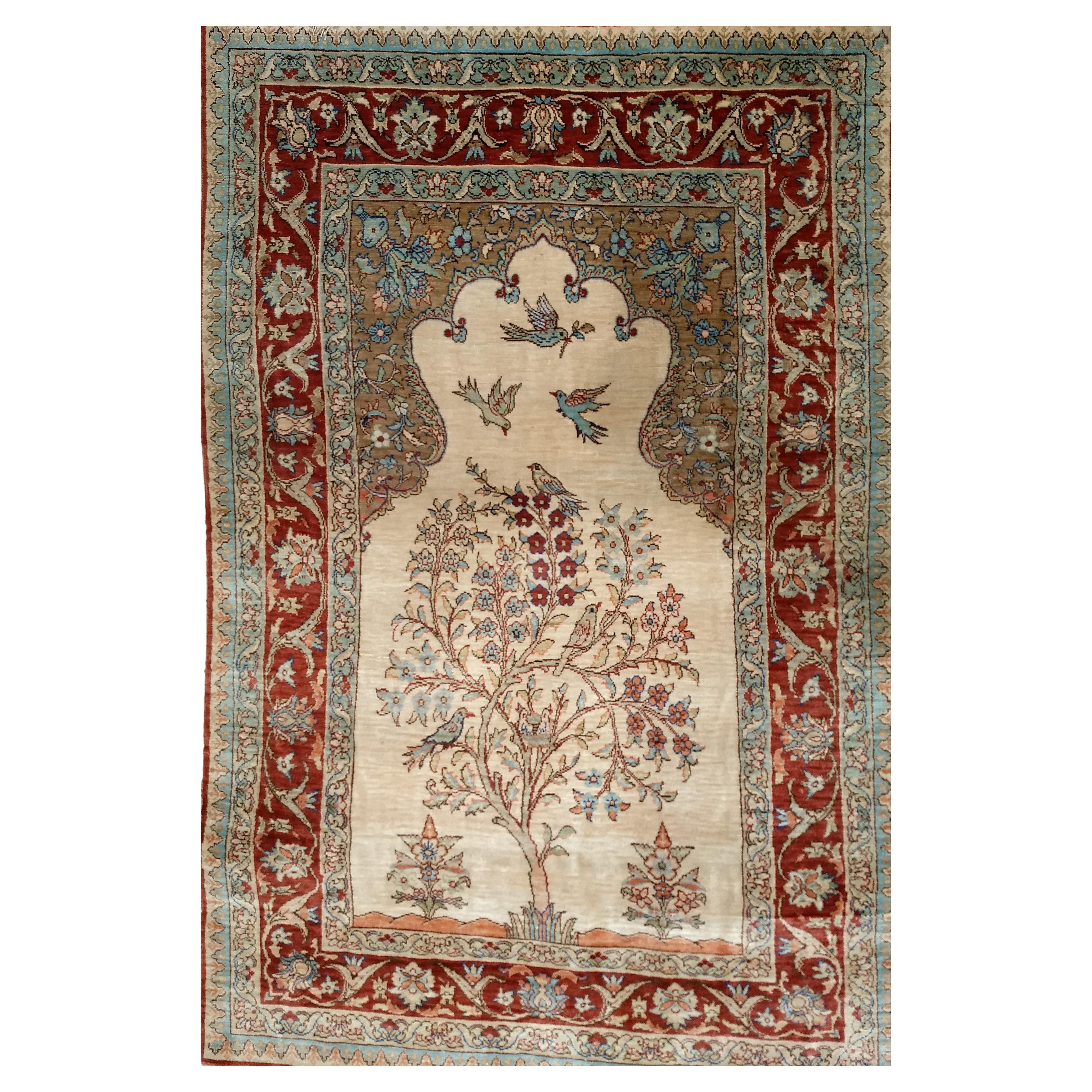 Türkischer Kayseri-Teppich aus Seide in Baum des Lebens-Muster in Elfenbein, Burgund, Blau