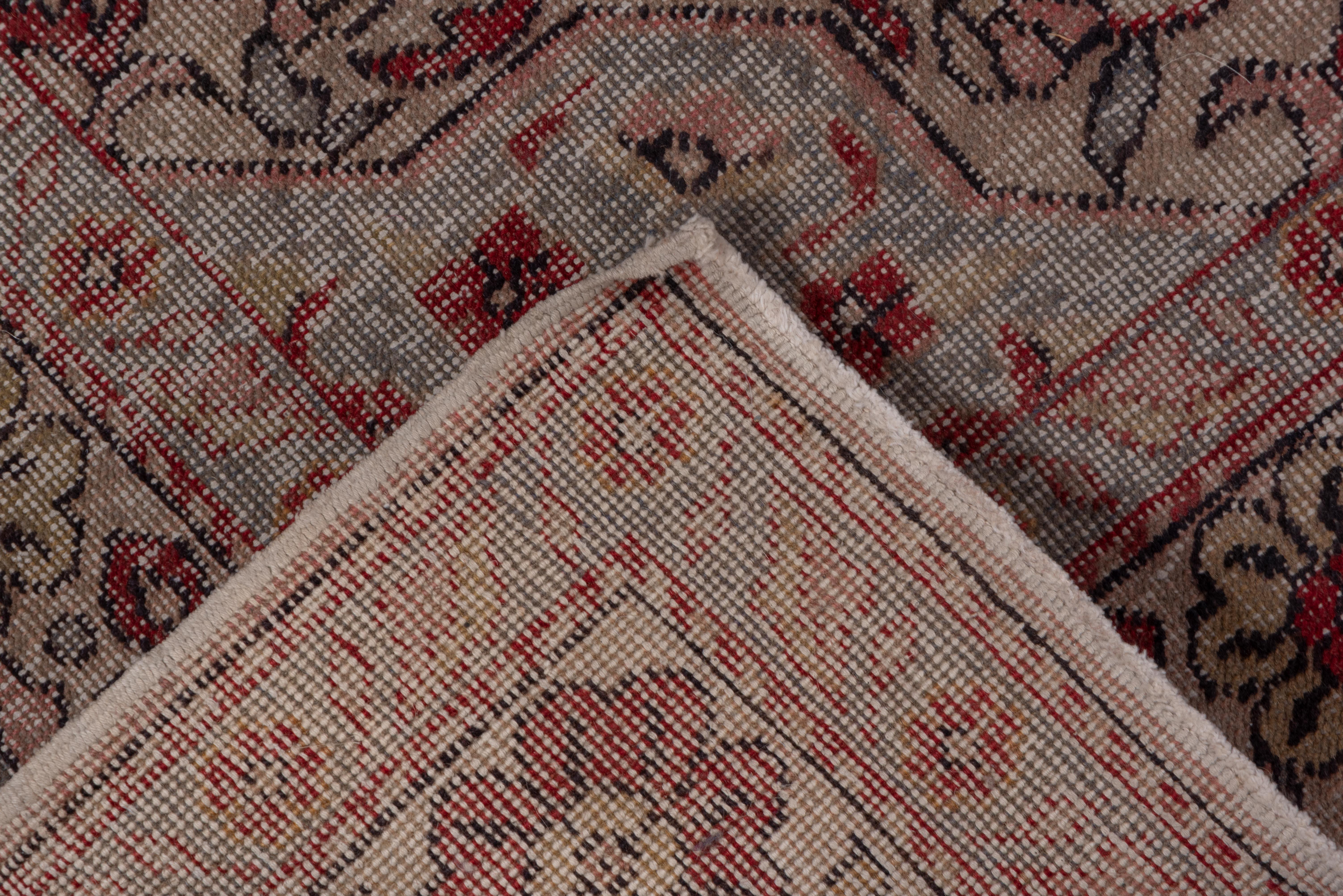 Turkish Sivas Antique Rug 1940 In Good Condition For Sale In New York, NY
