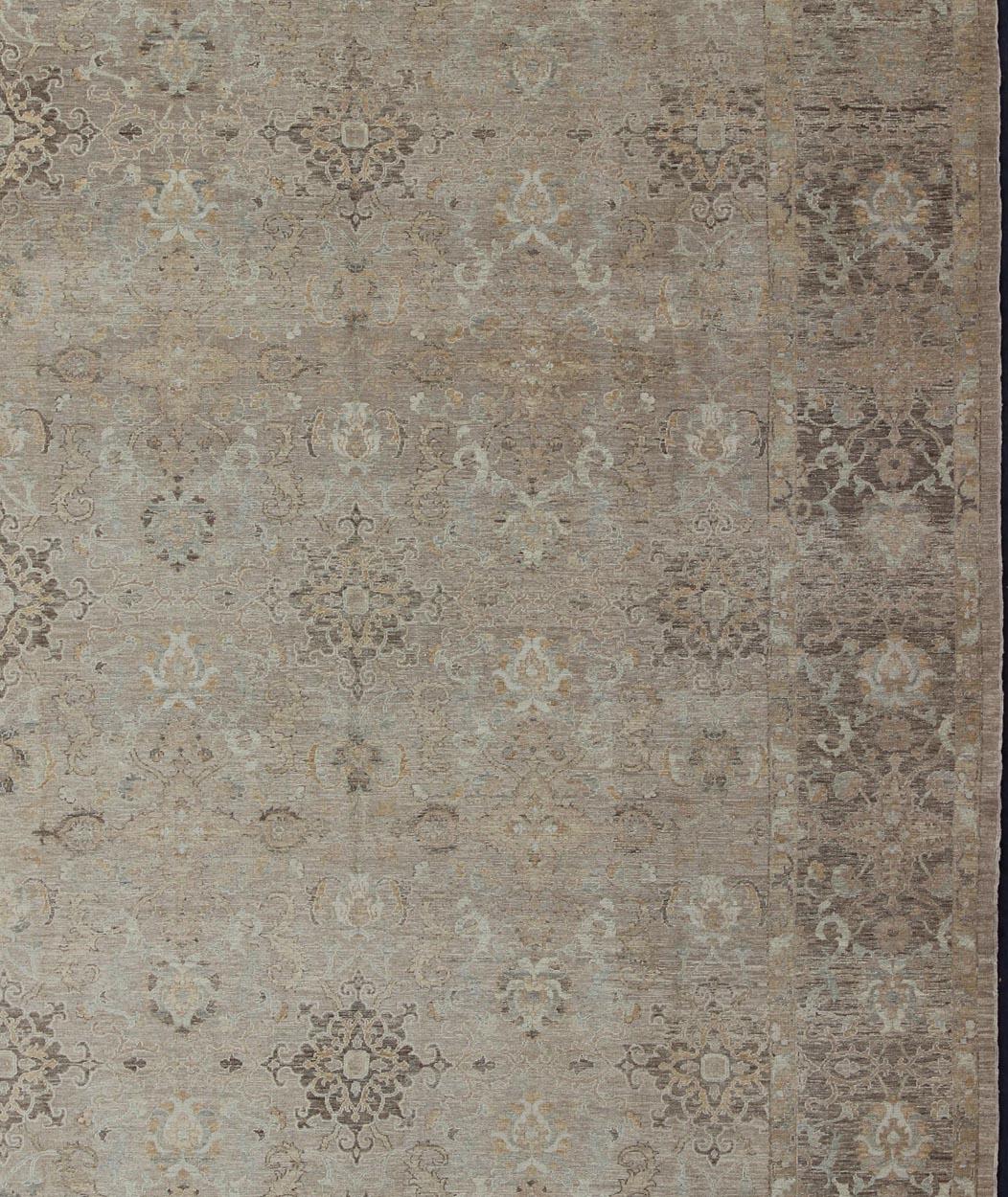 Alfombra turca Sivas de tejido fino en colores topo, gris, marfil y marrón, crema y pastel, alfombra AN-108837, país de origen / tipo: Turquía / Sivas, hacia 1980.

Esta alfombra turca de Sivas es extraordinariamente elegante tanto en color como