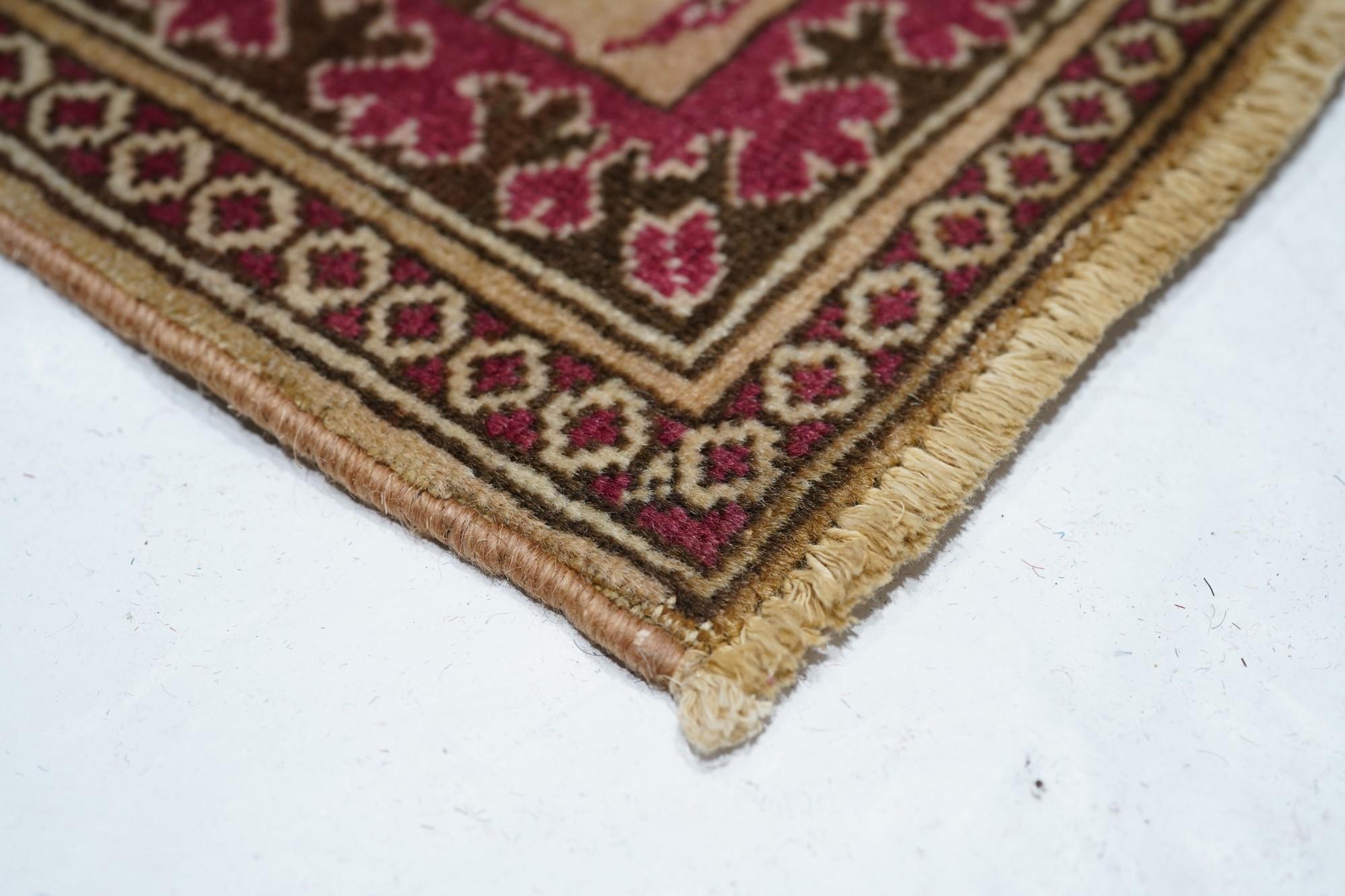 Turkish Sivas Rug In Excellent Condition For Sale In New York, NY