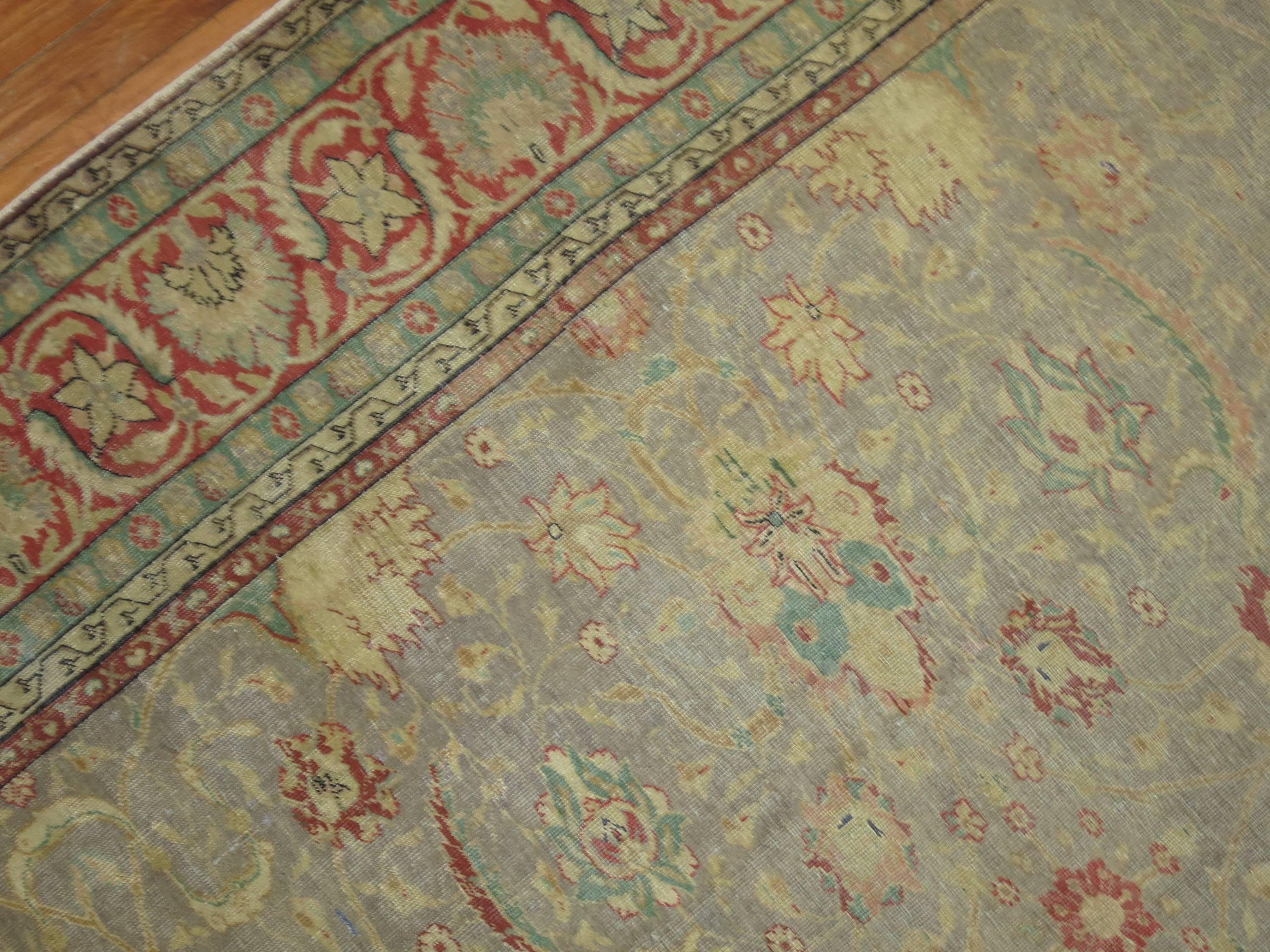 Ein authentischer, hochwertiger, handgefertigter türkischer Sivas-Stadtteppich aus dem späten 19.

6'3'' x 9'1''