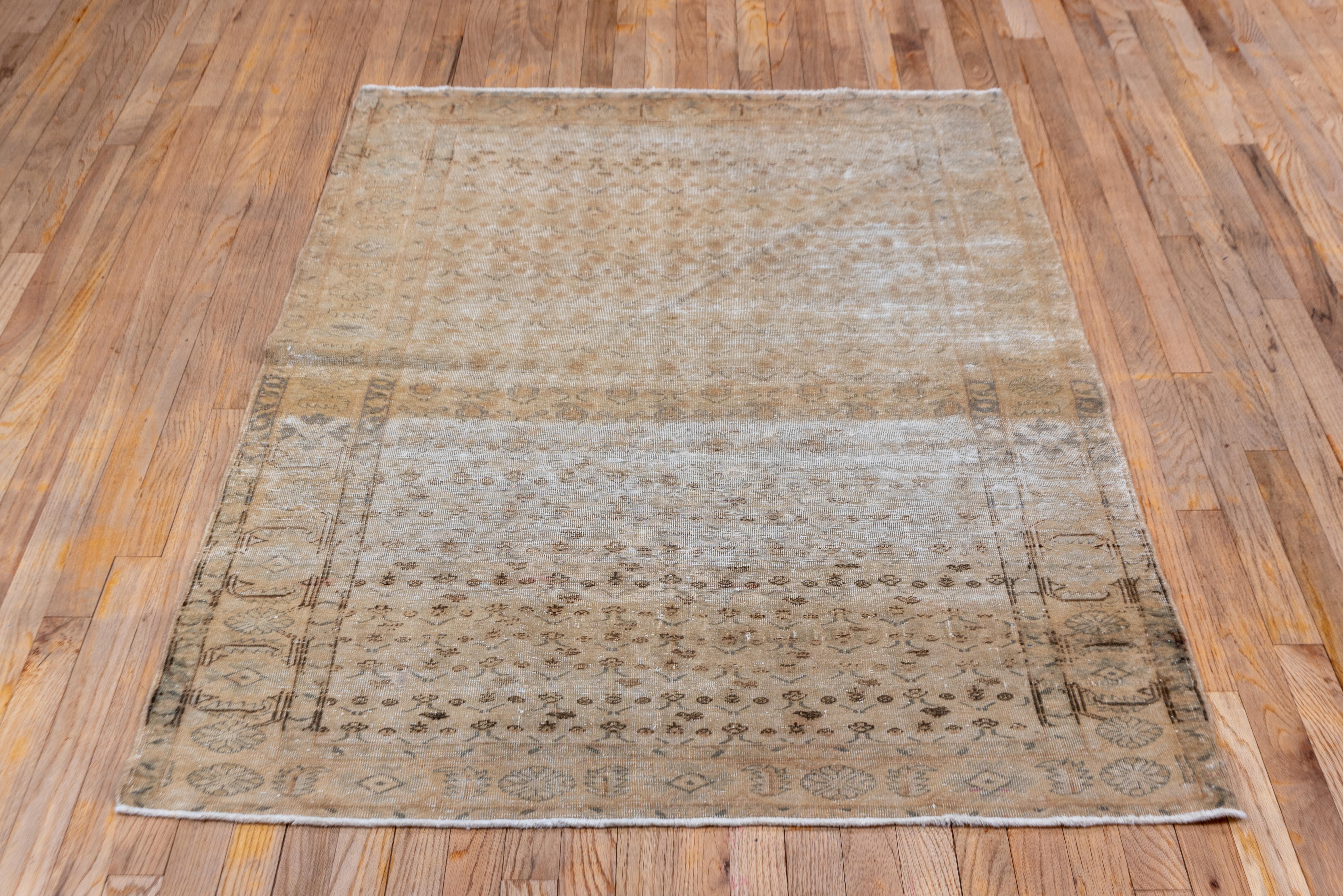 Türkischer Sivas-Teppich in verblasstem Farbton 1970 im Angebot 2