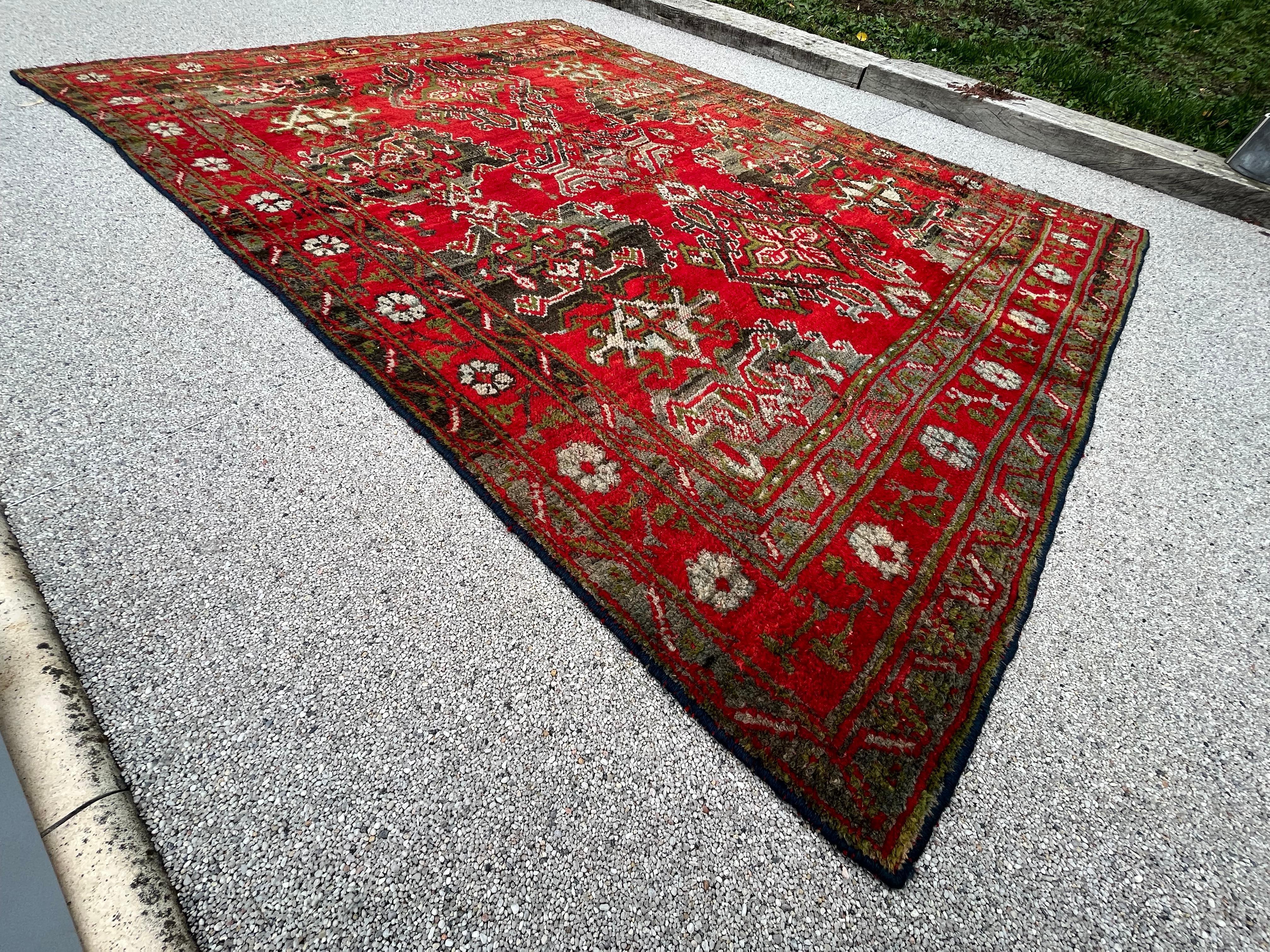 Turkish Ouchak Rug, Circa 1900 In Good Condition For Sale In RÉDING, FR