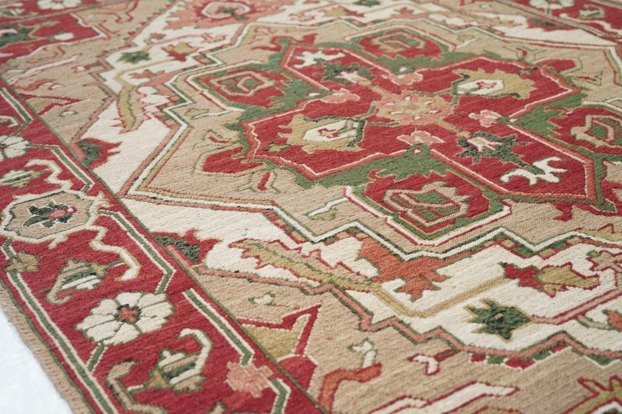 Türkischer Sumak-Teppich 4'1'' x 6'1'' (21. Jahrhundert und zeitgenössisch) im Angebot
