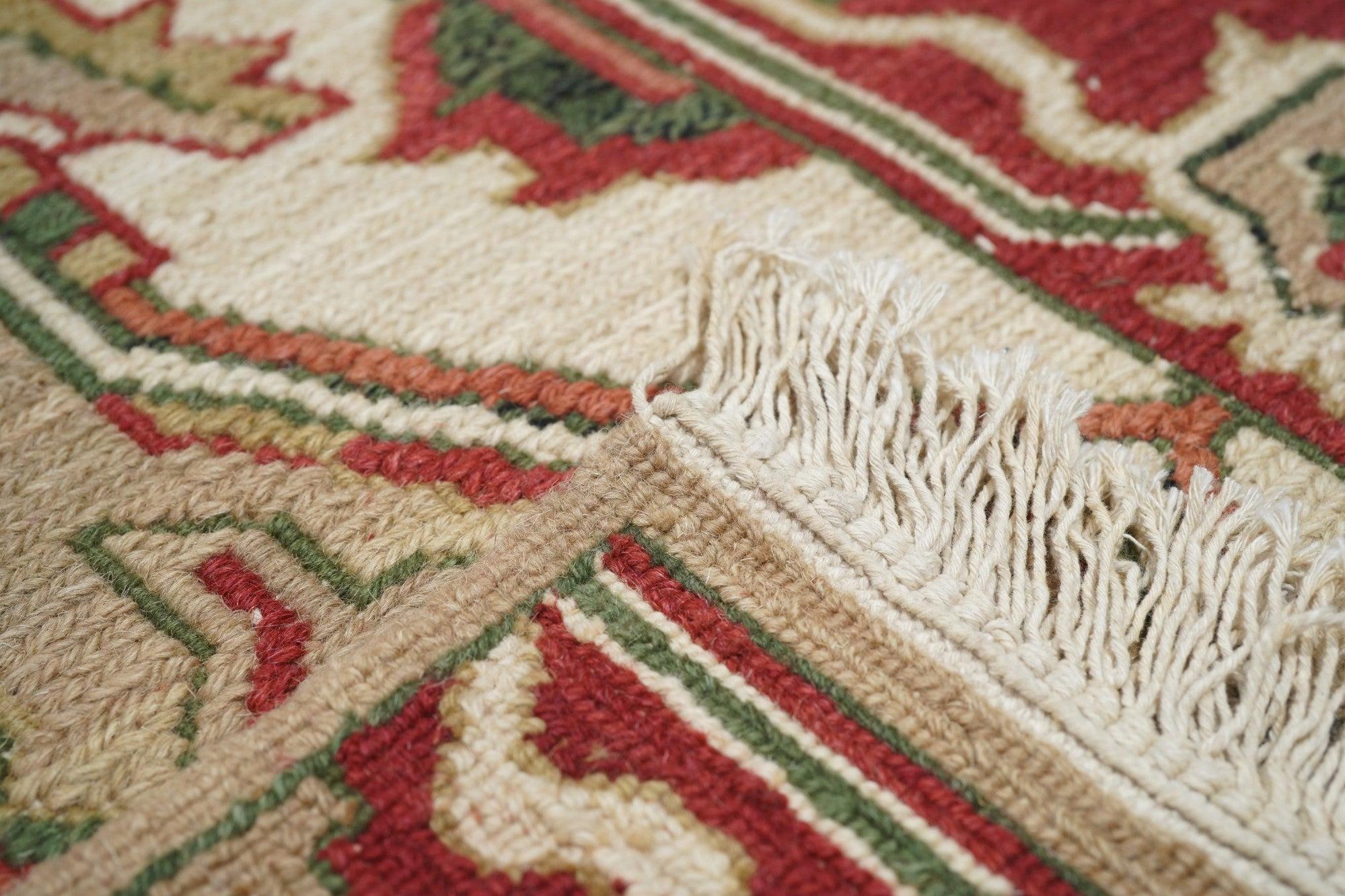 Türkischer Sumak-Teppich 4'1'' x 6'1'' im Angebot 1