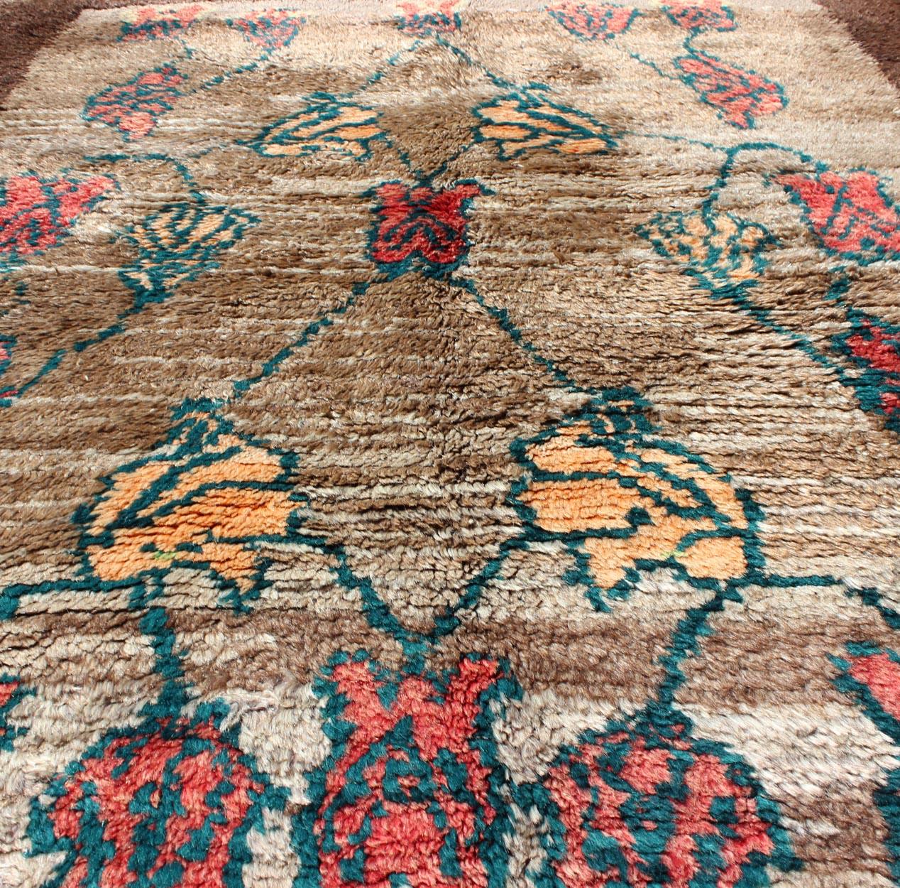 Tapis Tulu vintage en laine fine avec champ de couleur camel et bordure marron en vente 3