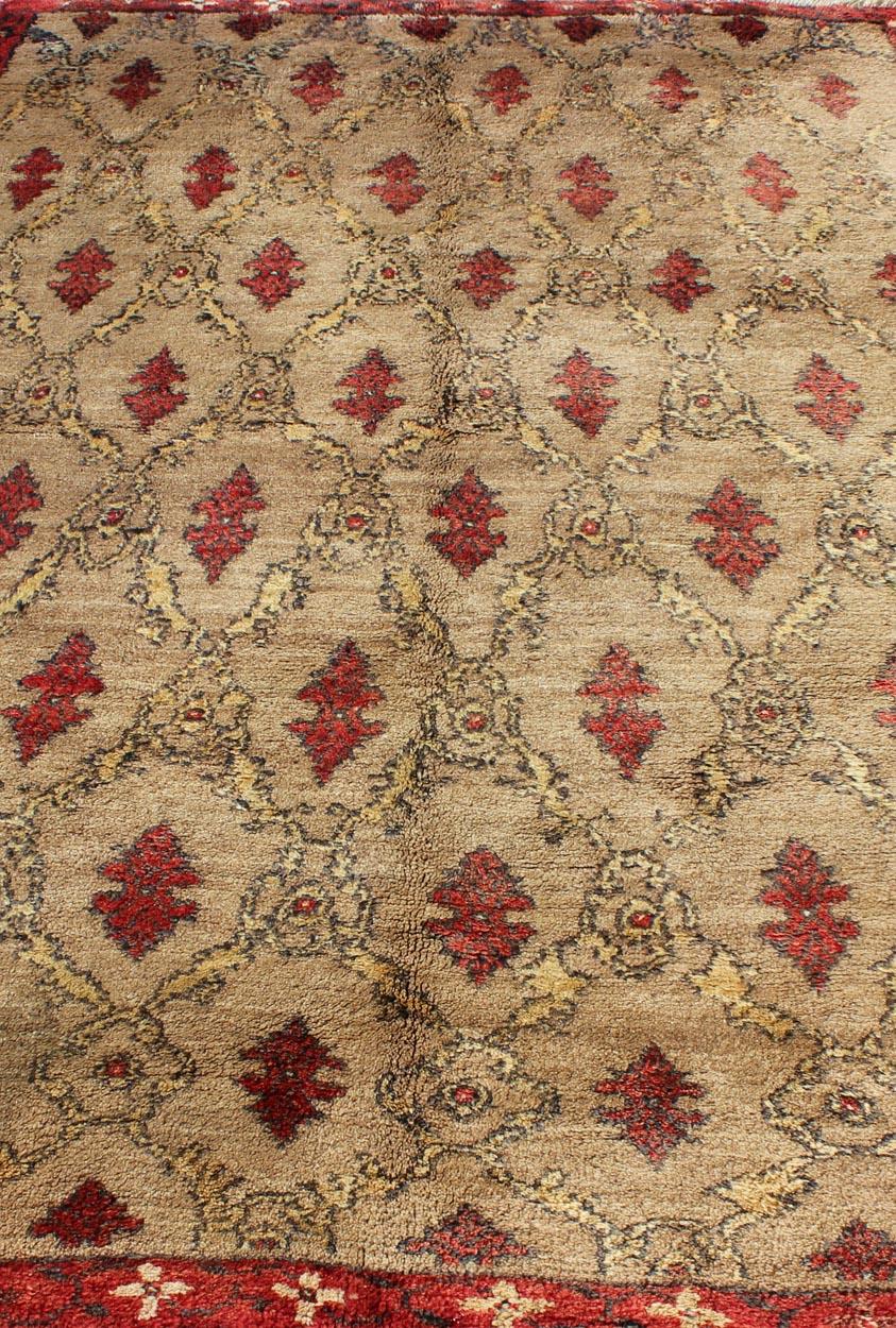 Mid Century Tulu Carpet in Sand Color Background For Sale 3