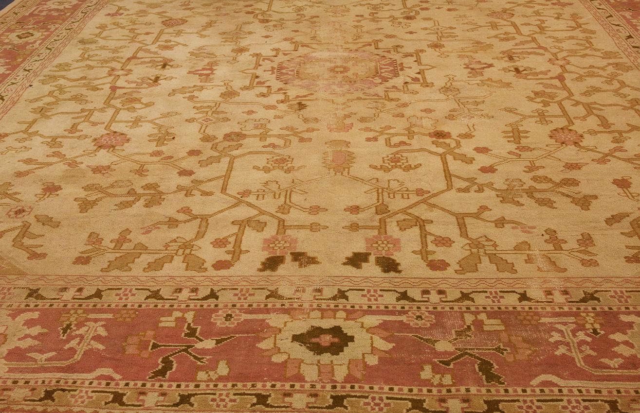 Oushak Rug Early 19th Century For Sale 1