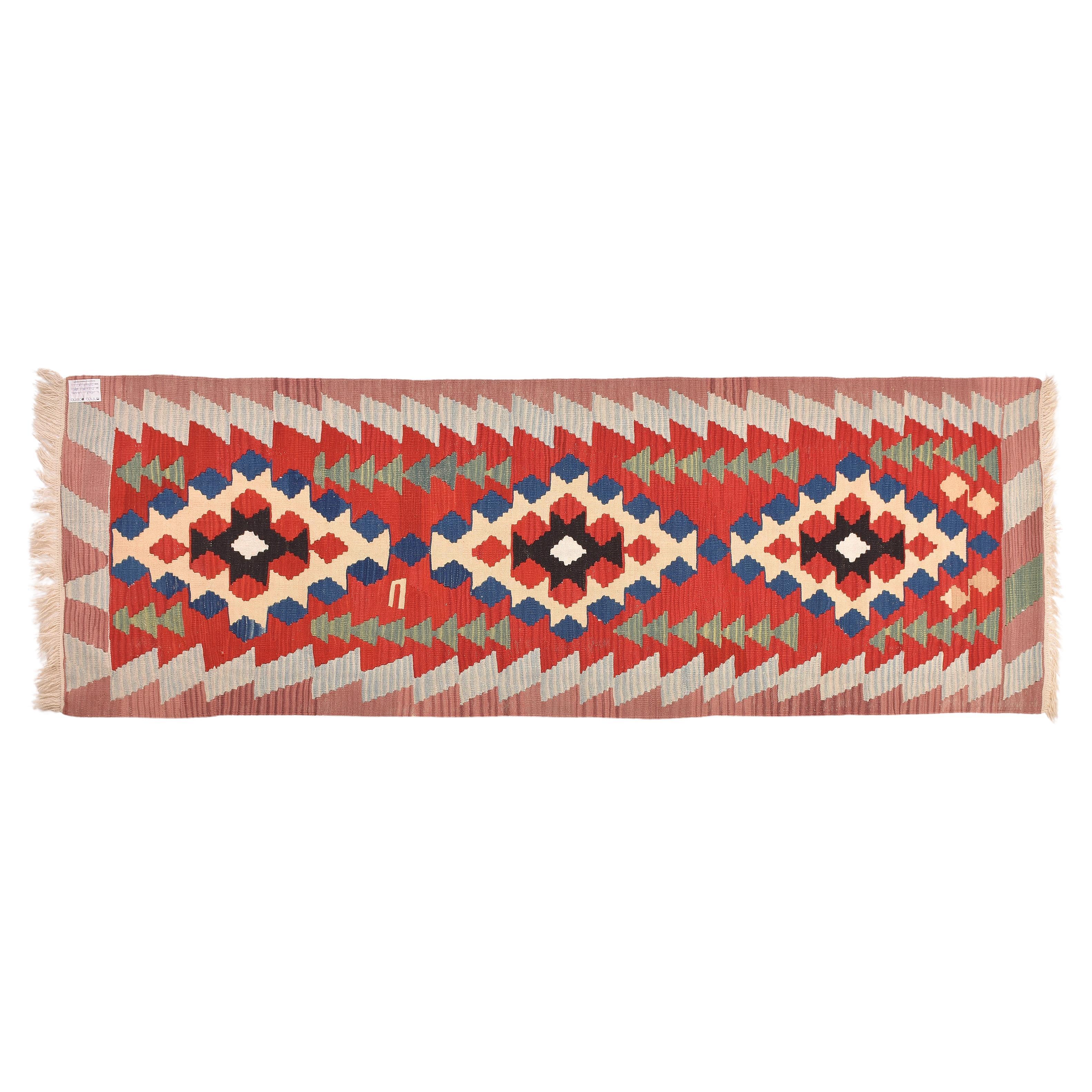 nr. 1143 -  Simple nice kilim runner with good weaving workmanship, easy to set up and use.
Also with a good price !