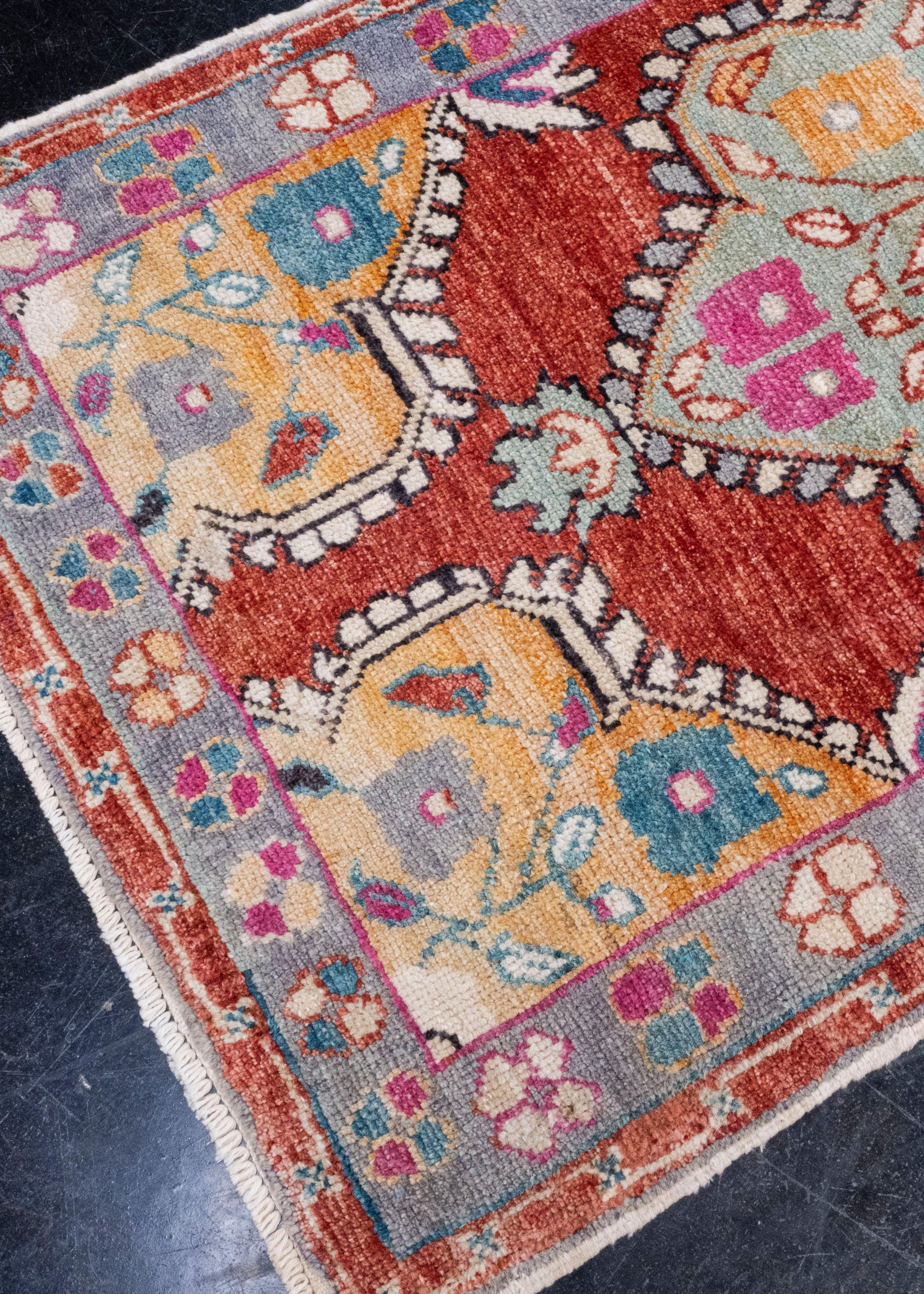 Türkischer Anatolischer Vintage-Teppich 2'4