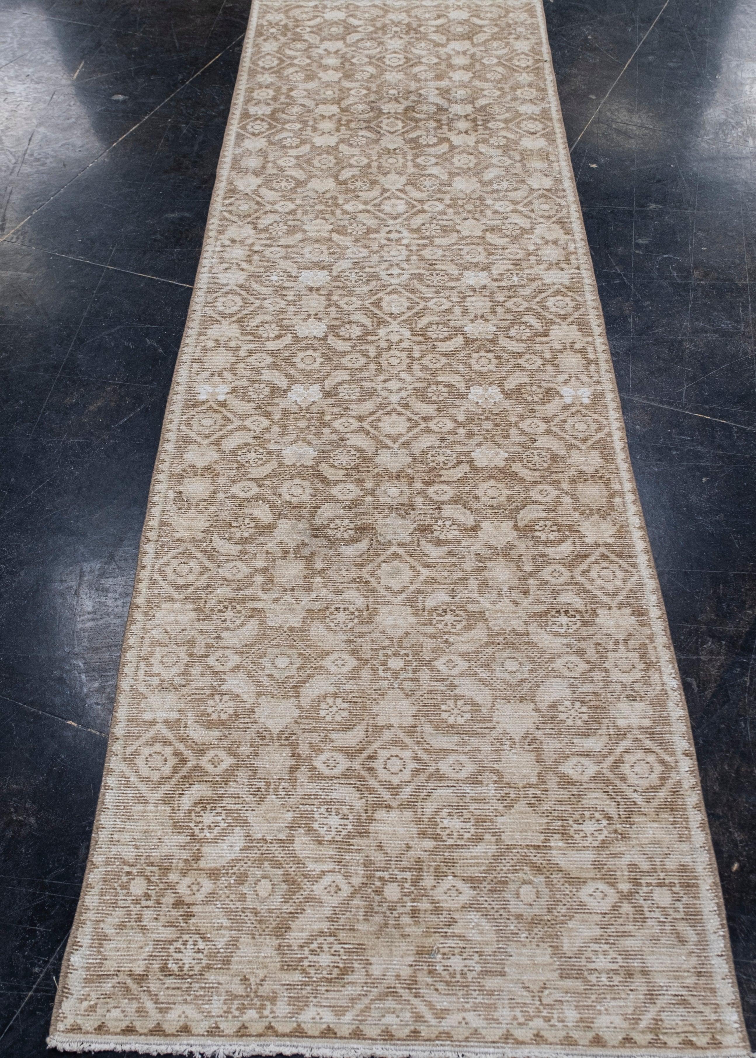 Turkish Vintage Anatolian Rug 2'5