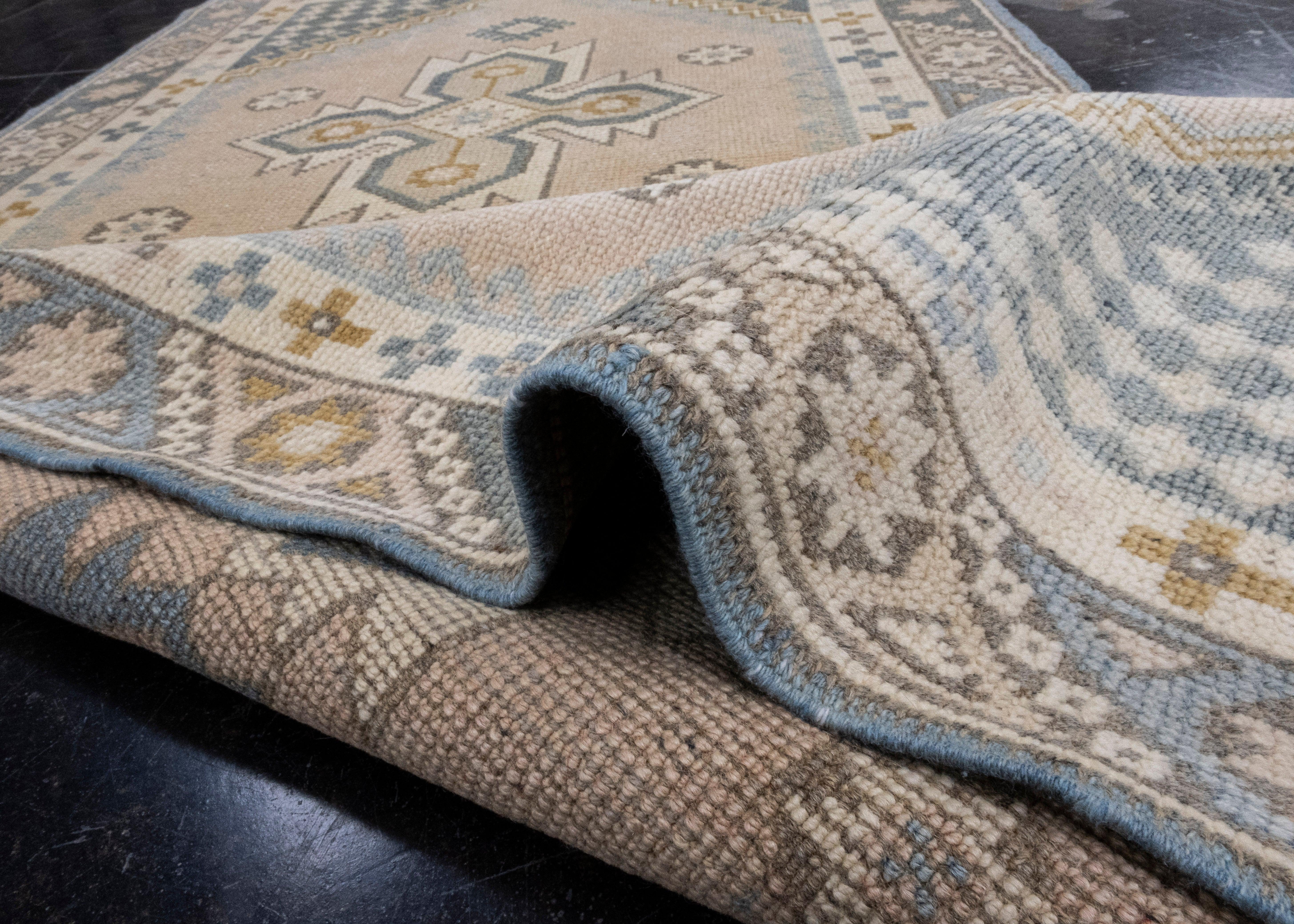 Tapis turc vintage d'Anatolie 2'7