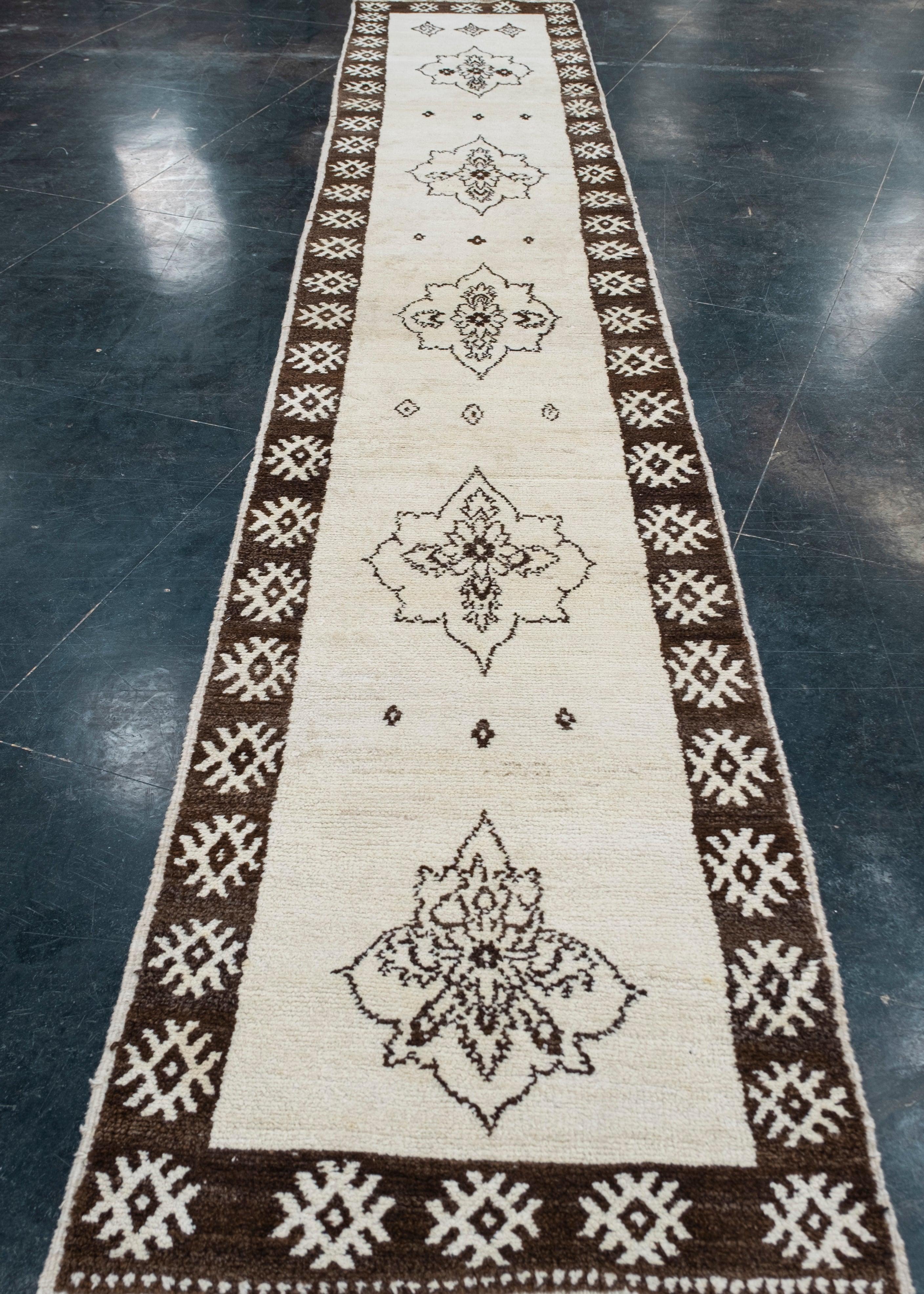 Türkischer Vintage-Teppich aus Anatolien 2'9