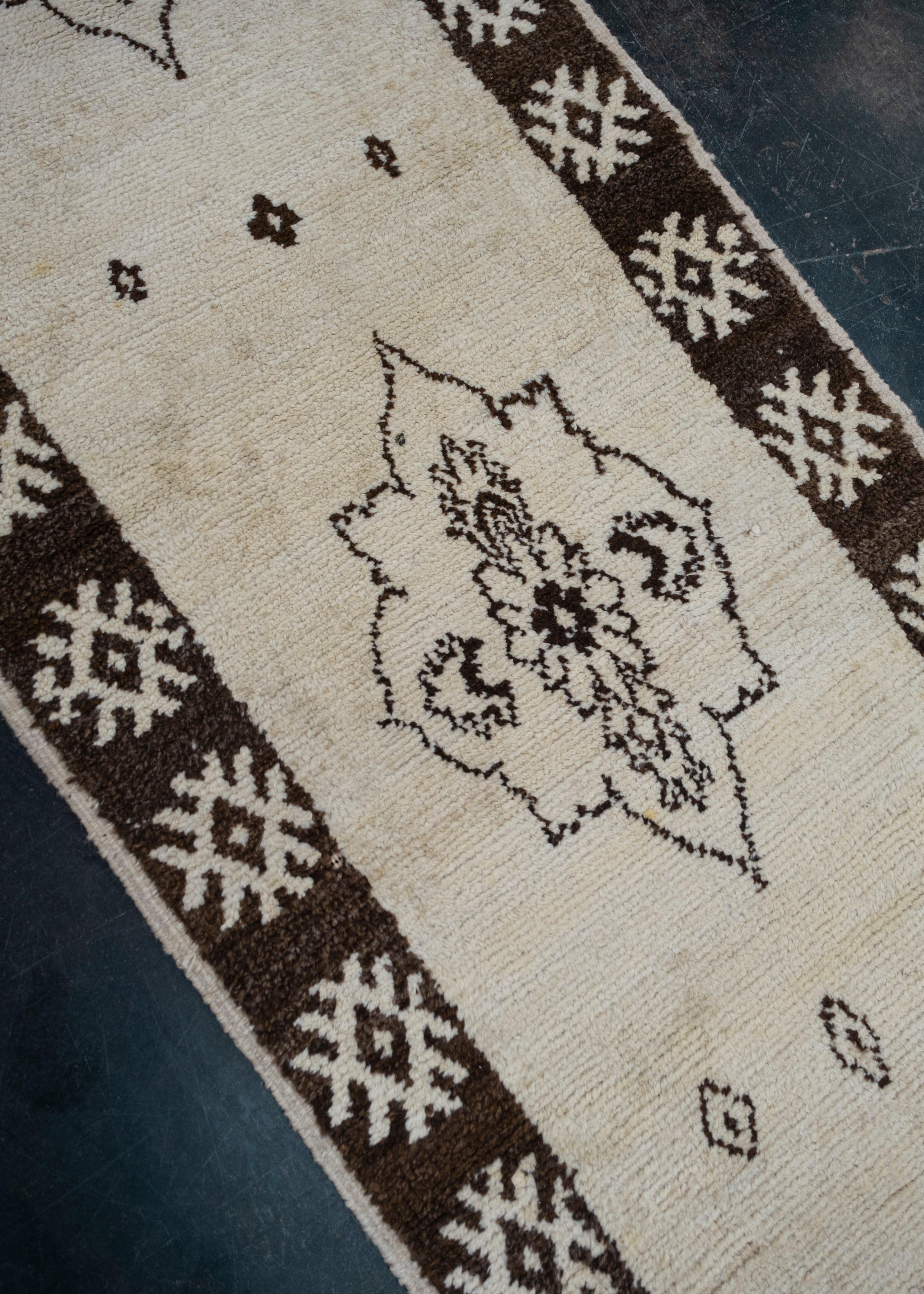 Türkischer Vintage-Teppich aus Anatolien 2'9
