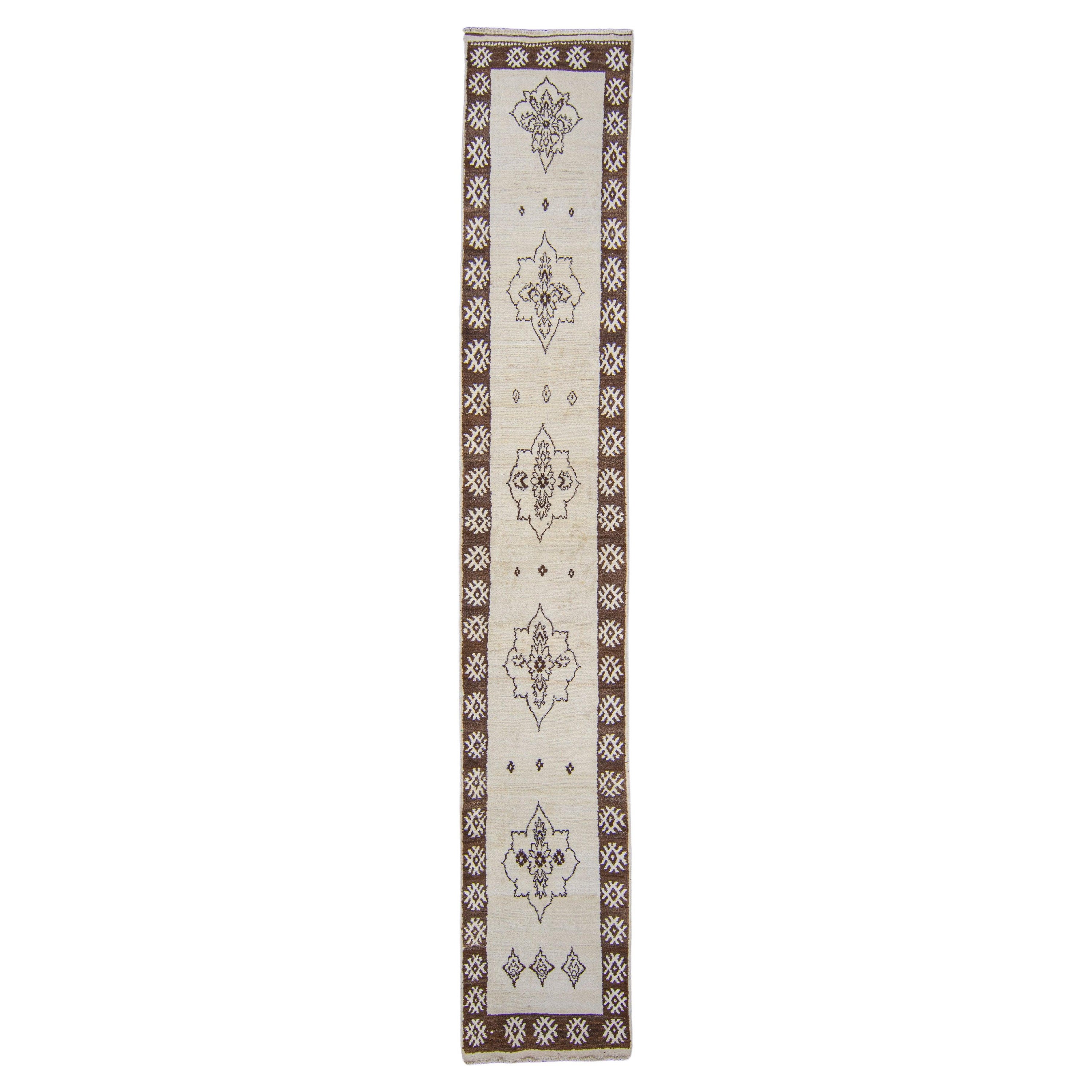Türkischer Vintage-Teppich aus Anatolien 2'9" x 16'10" #101