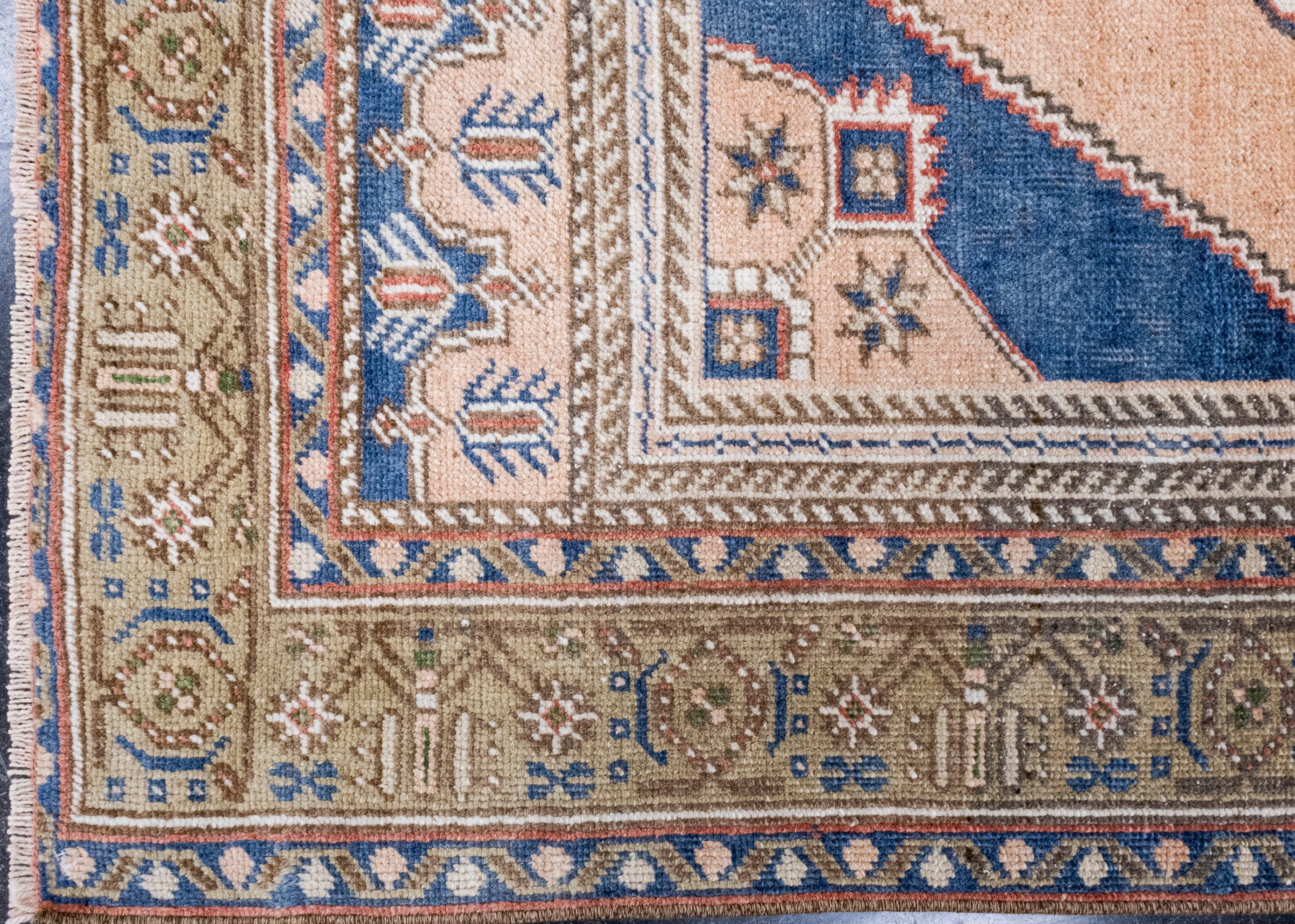 Türkischer Anatolischer Vintage-Teppich 3'10