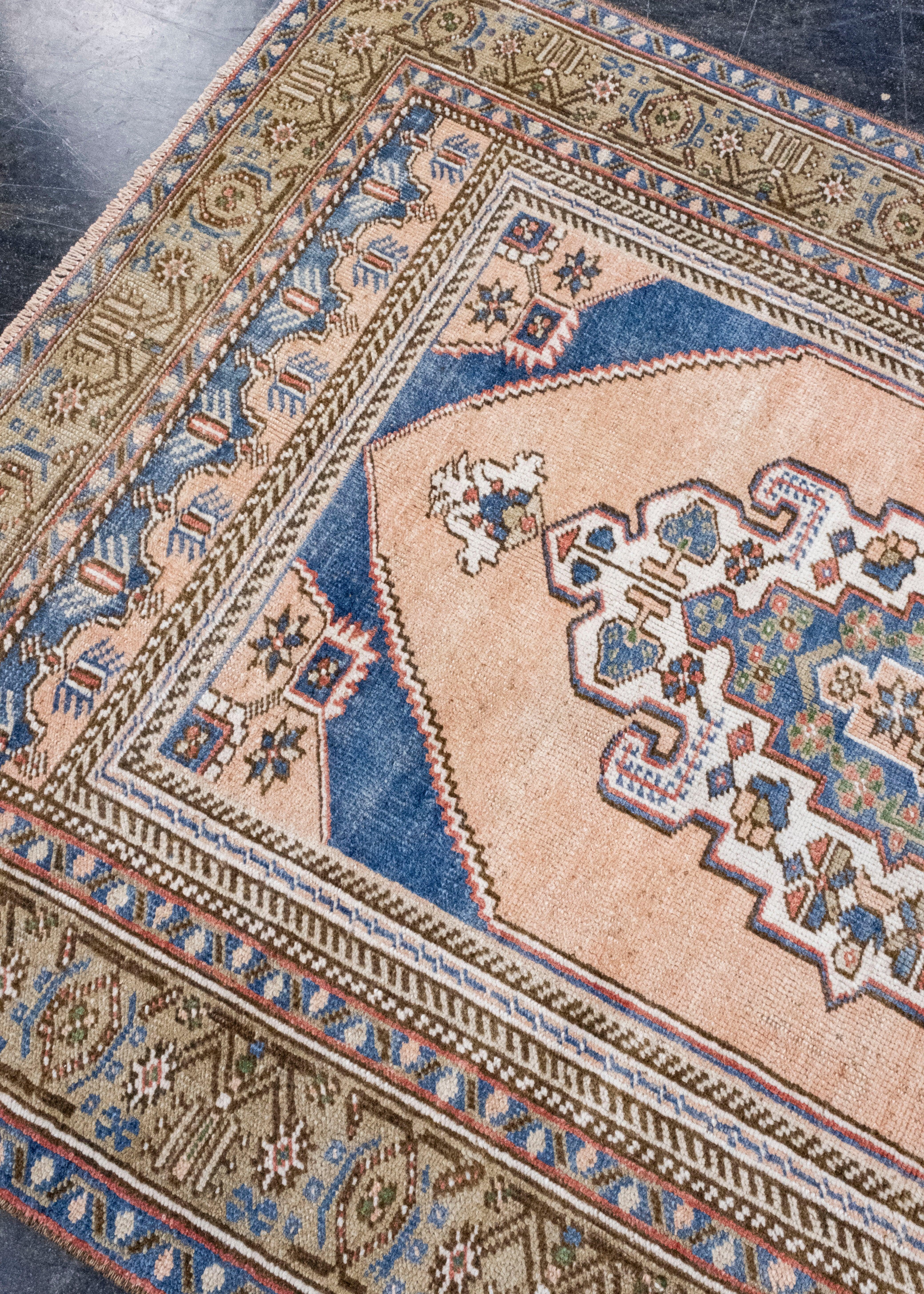Türkischer Anatolischer Vintage-Teppich 3'10