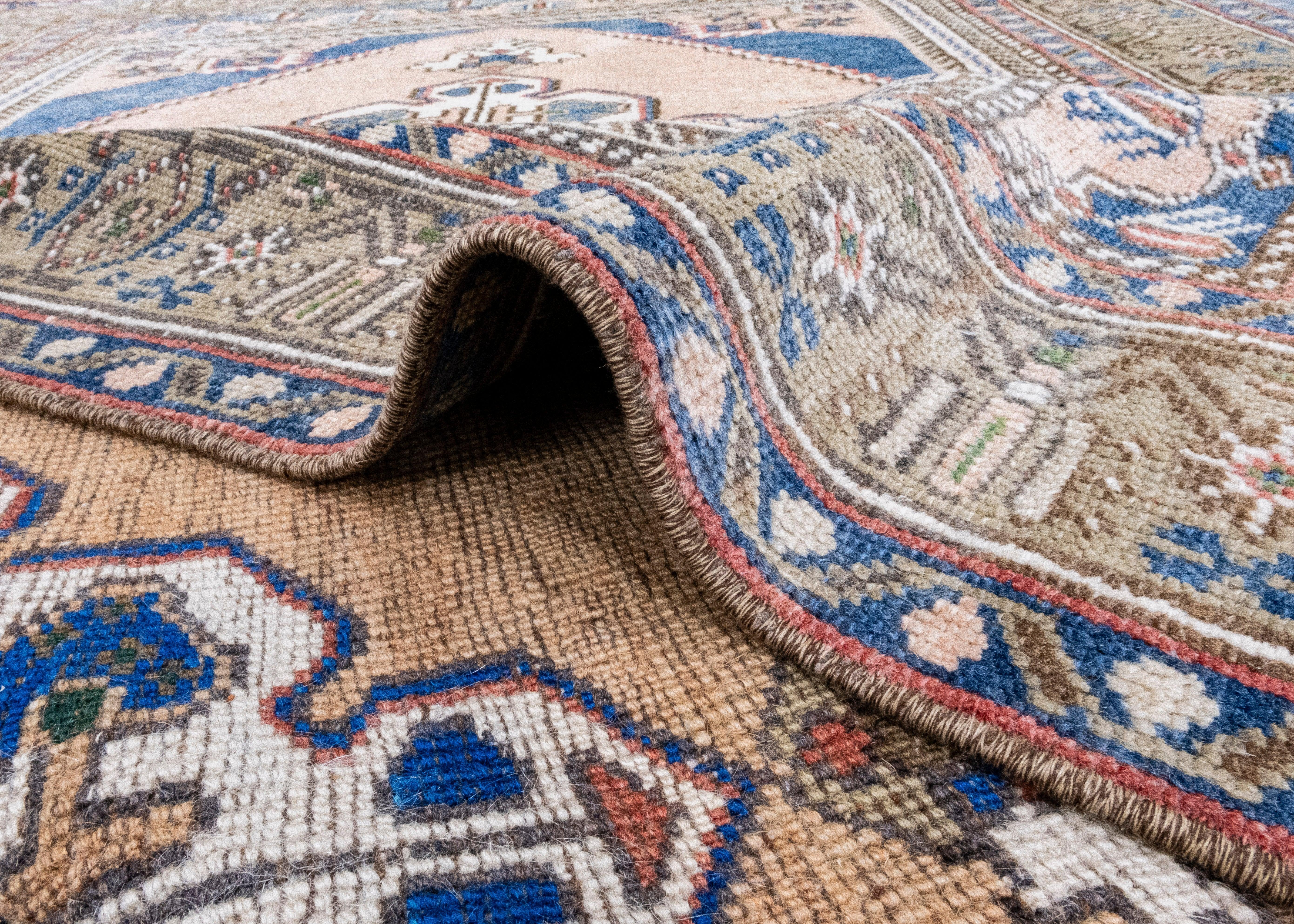 Türkischer Anatolischer Vintage-Teppich 3'10