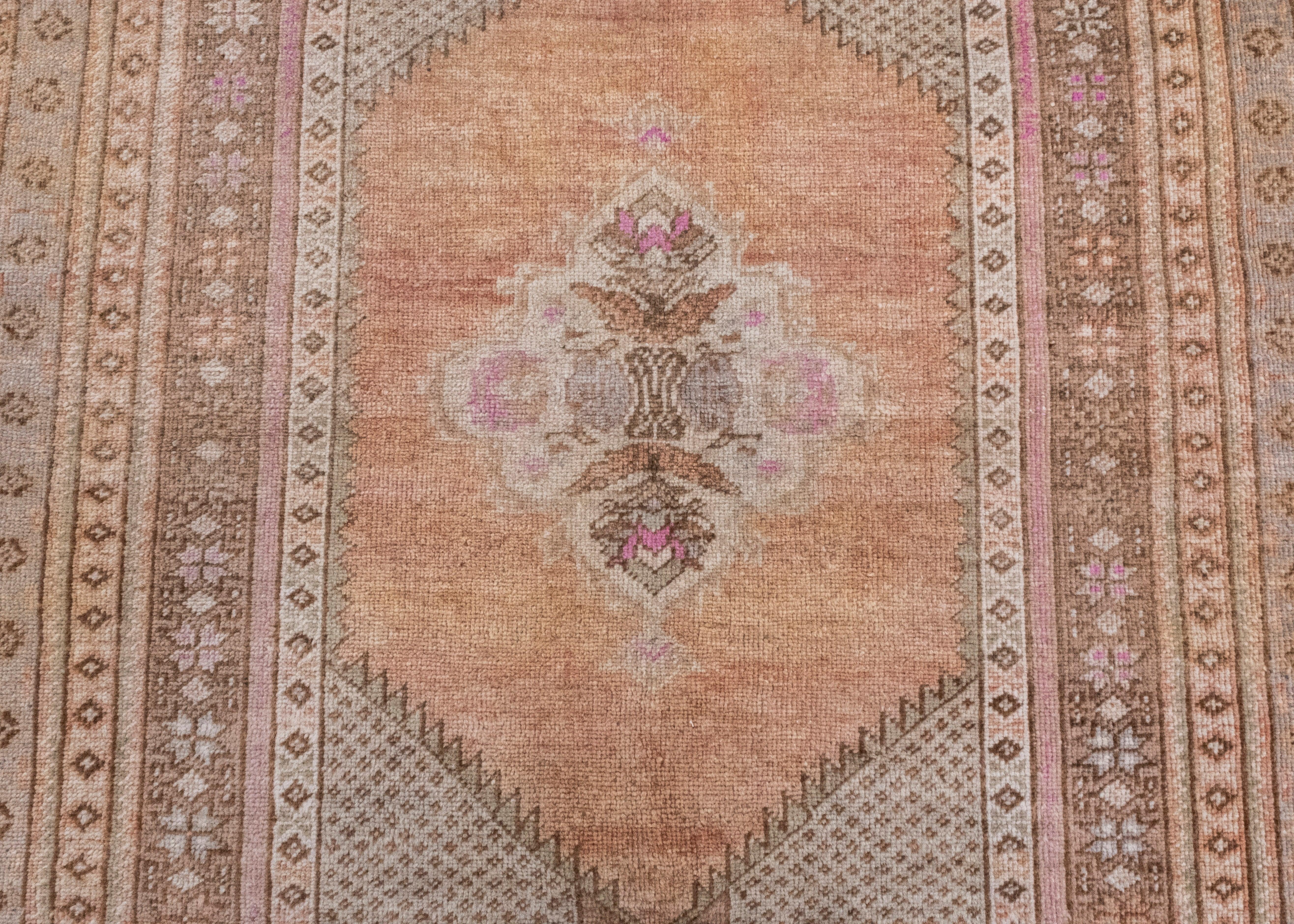 Türkischer Anatolischer Vintage-Teppich 3'4