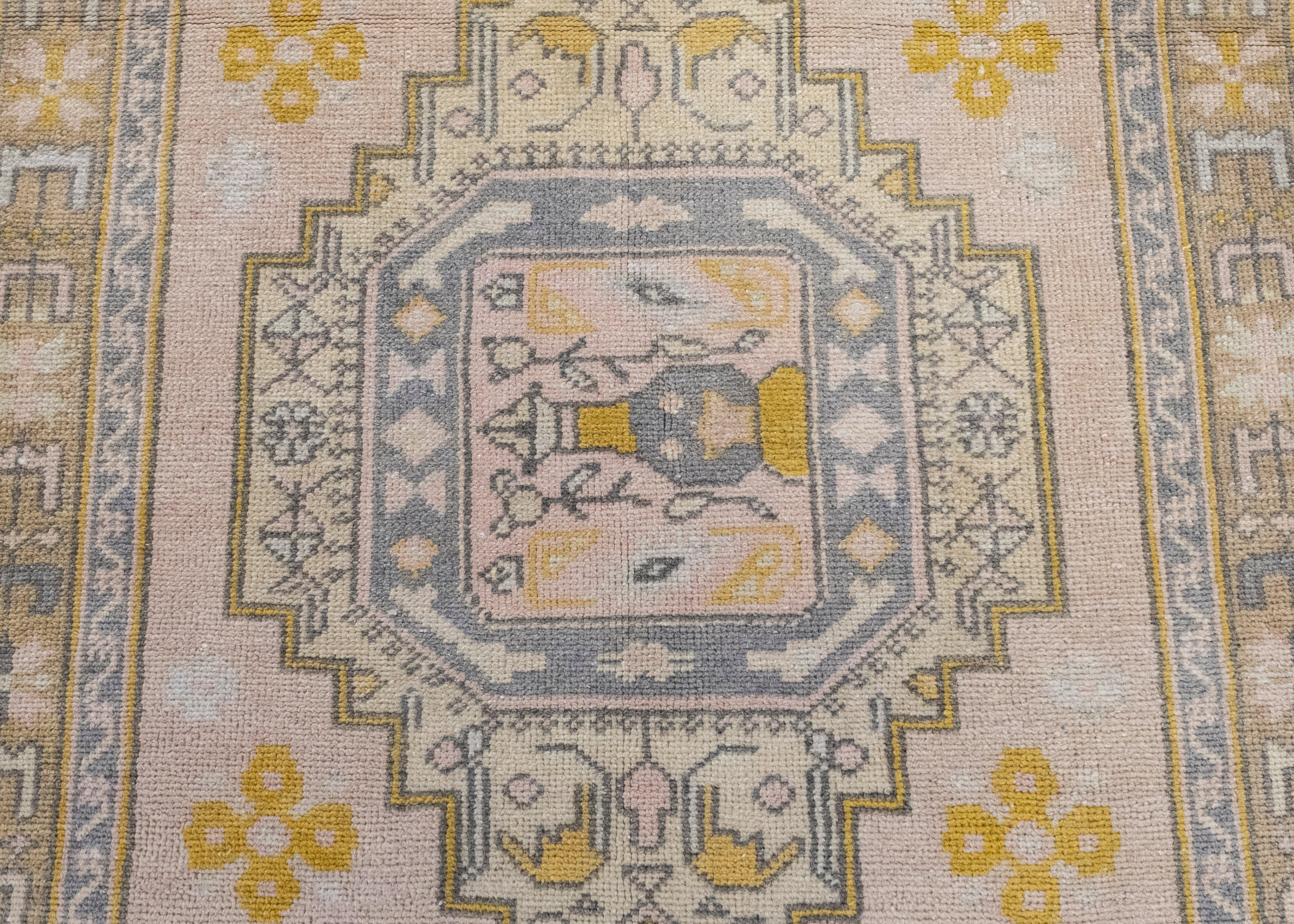 Türkischer Anatolischer Vintage-Teppich 3'4