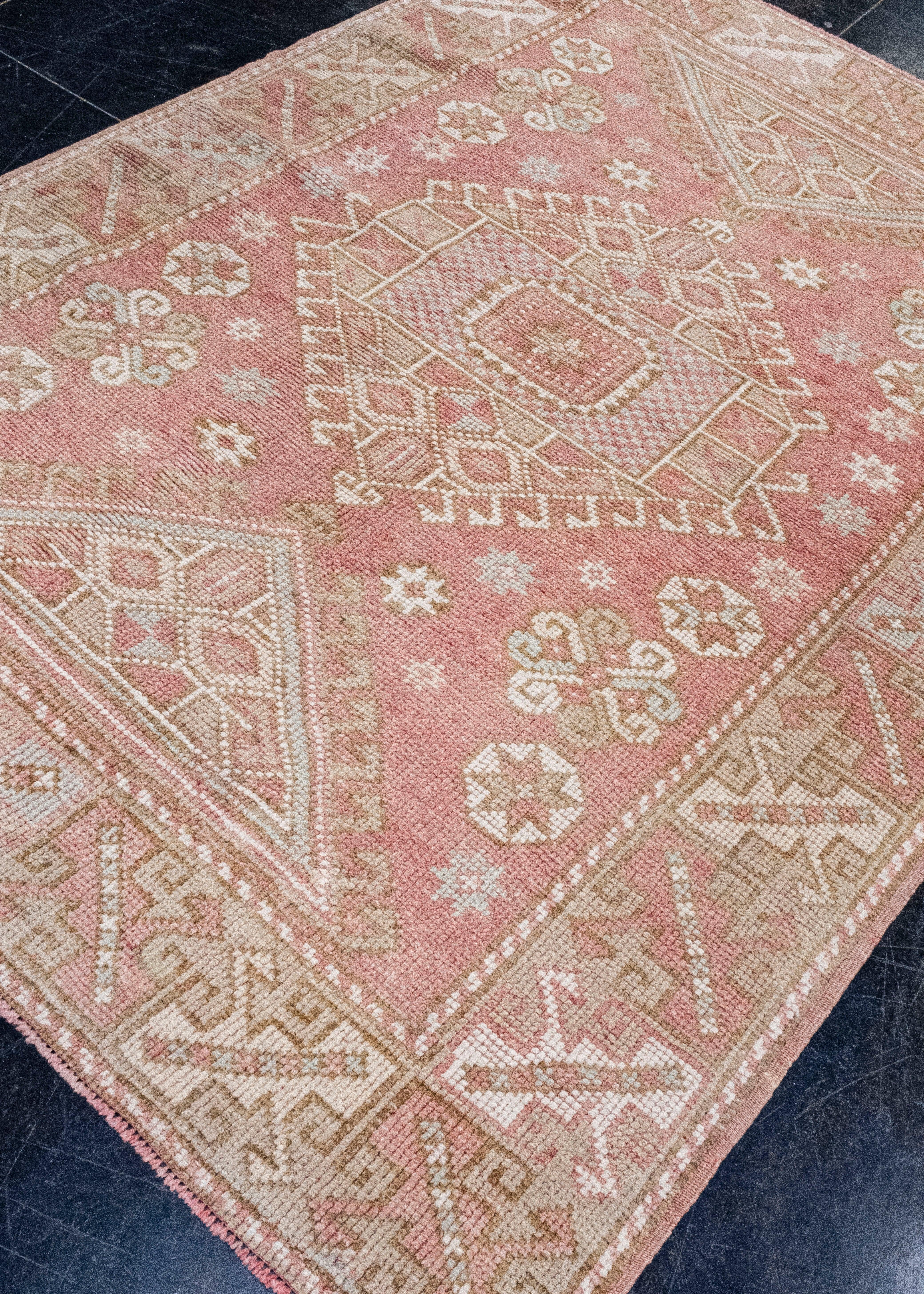 Türkischer Anatolischer Vintage-Teppich 4'5