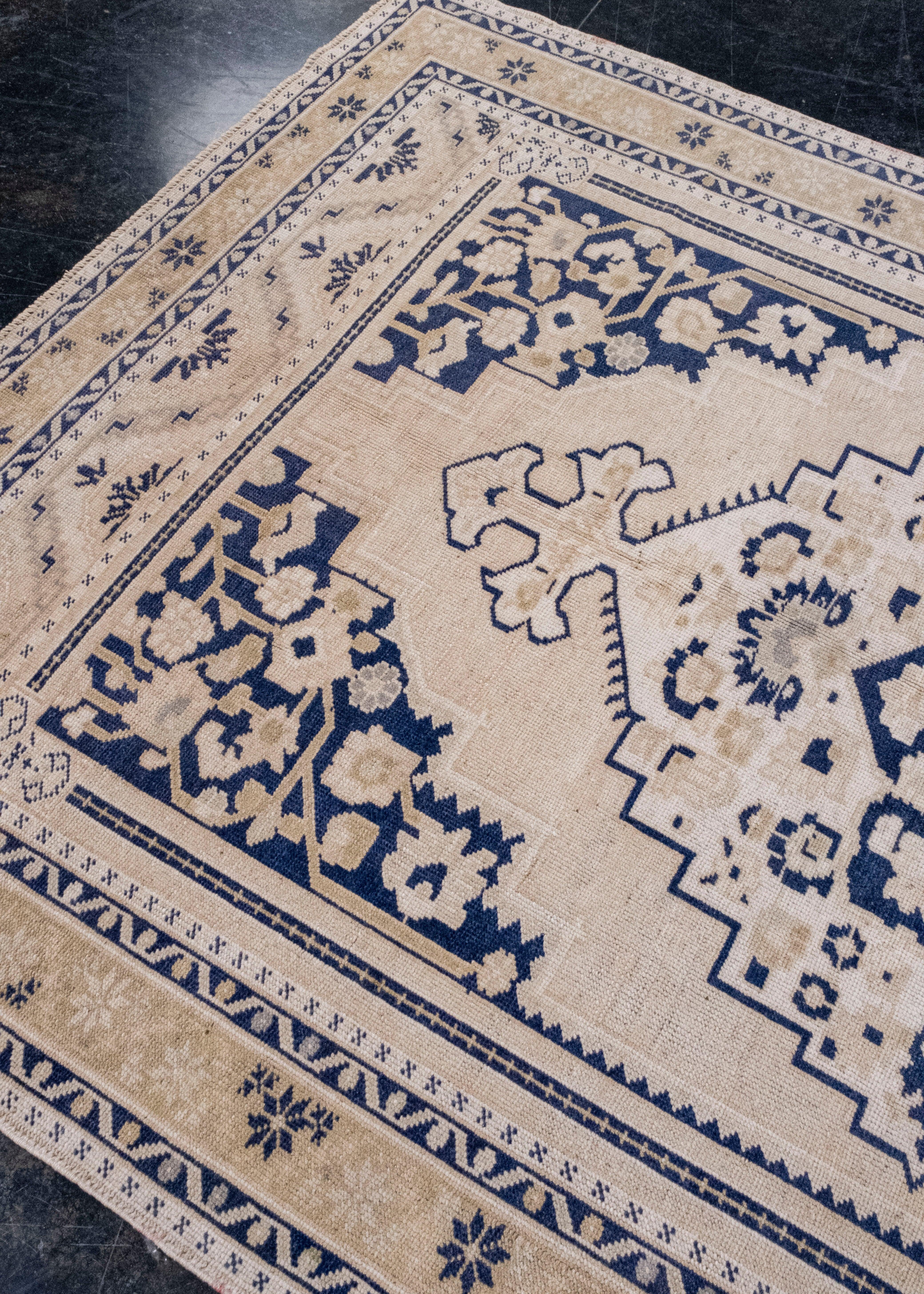 XXIe siècle et contemporain Tapis turc vintage d'Anatolie 5'1