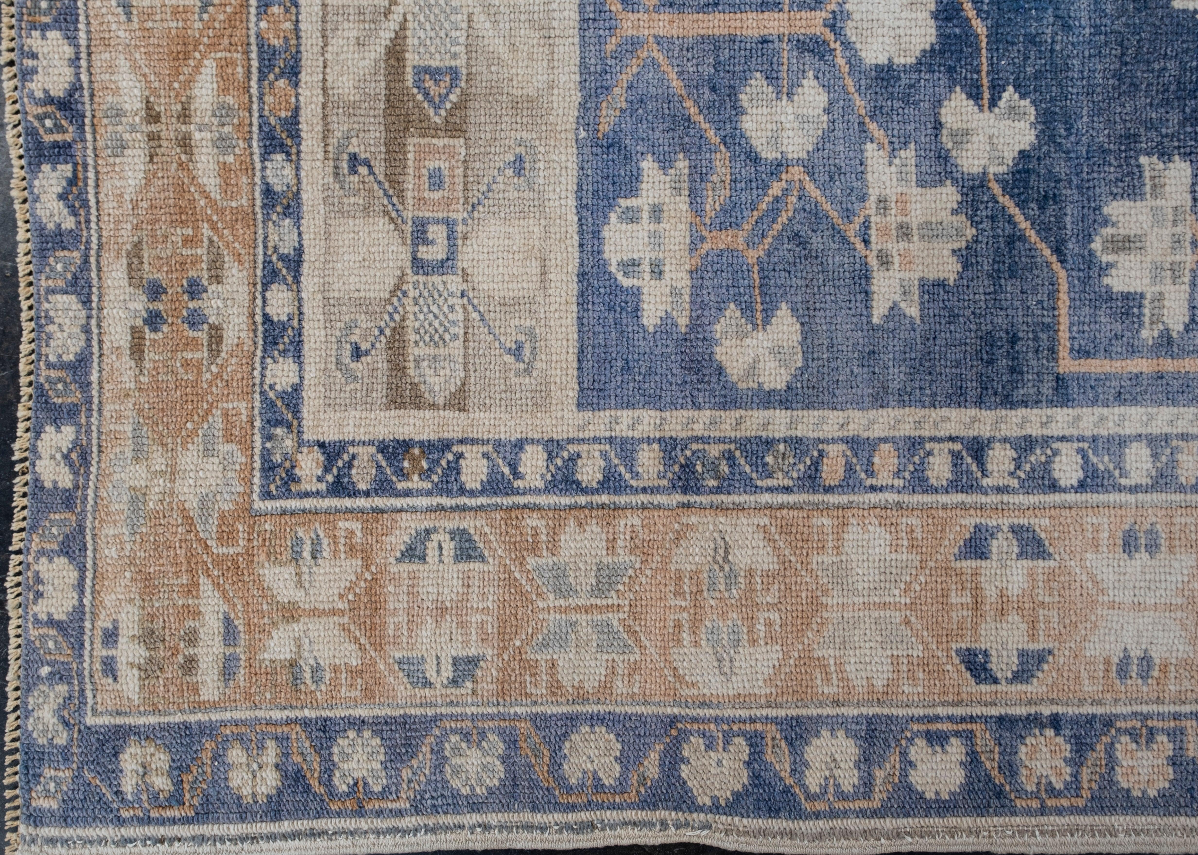 Türkischer Anatolischer Vintage-Teppich 5'1