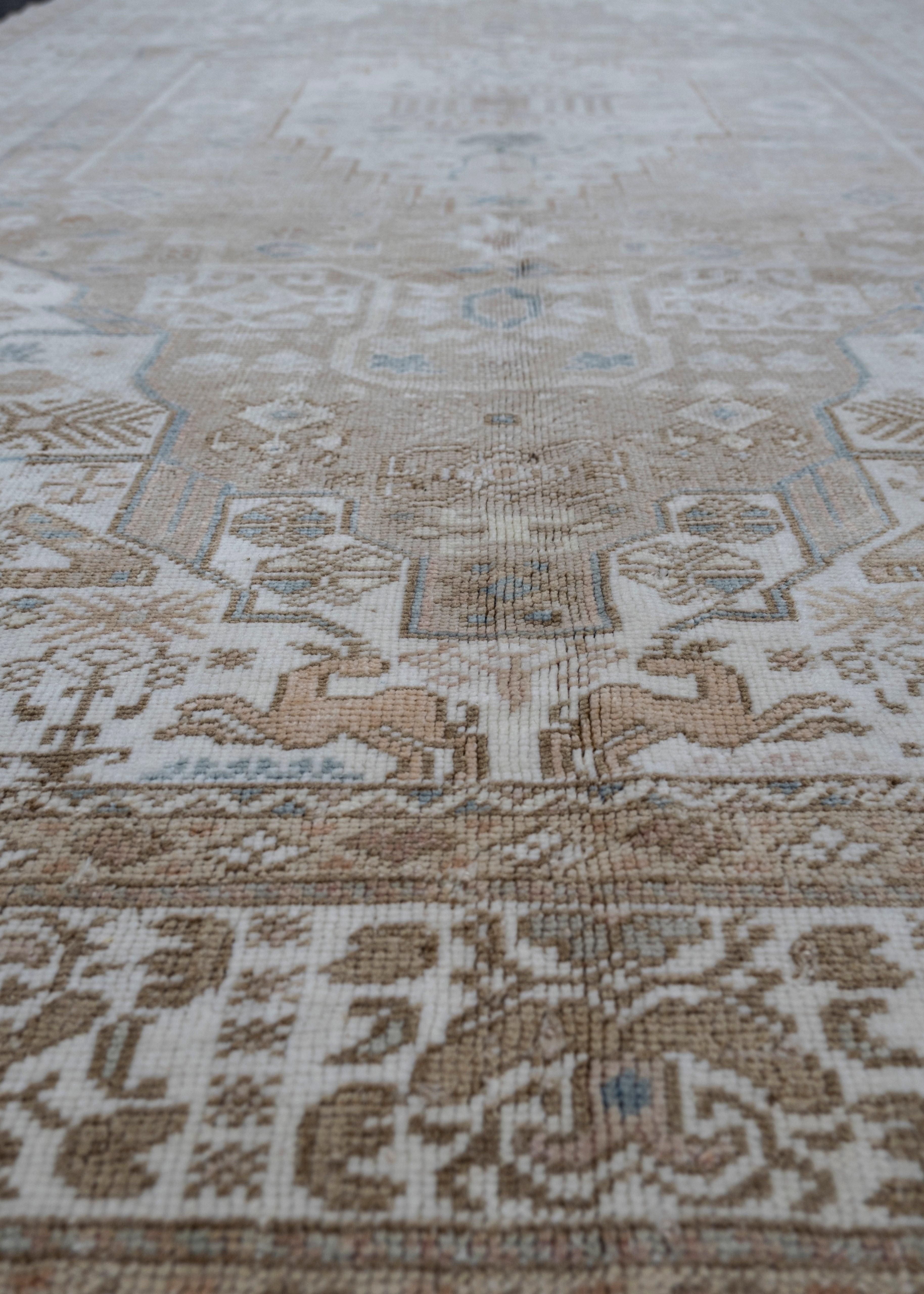 Türkischer Anatolischer Vintage-Teppich 5'4