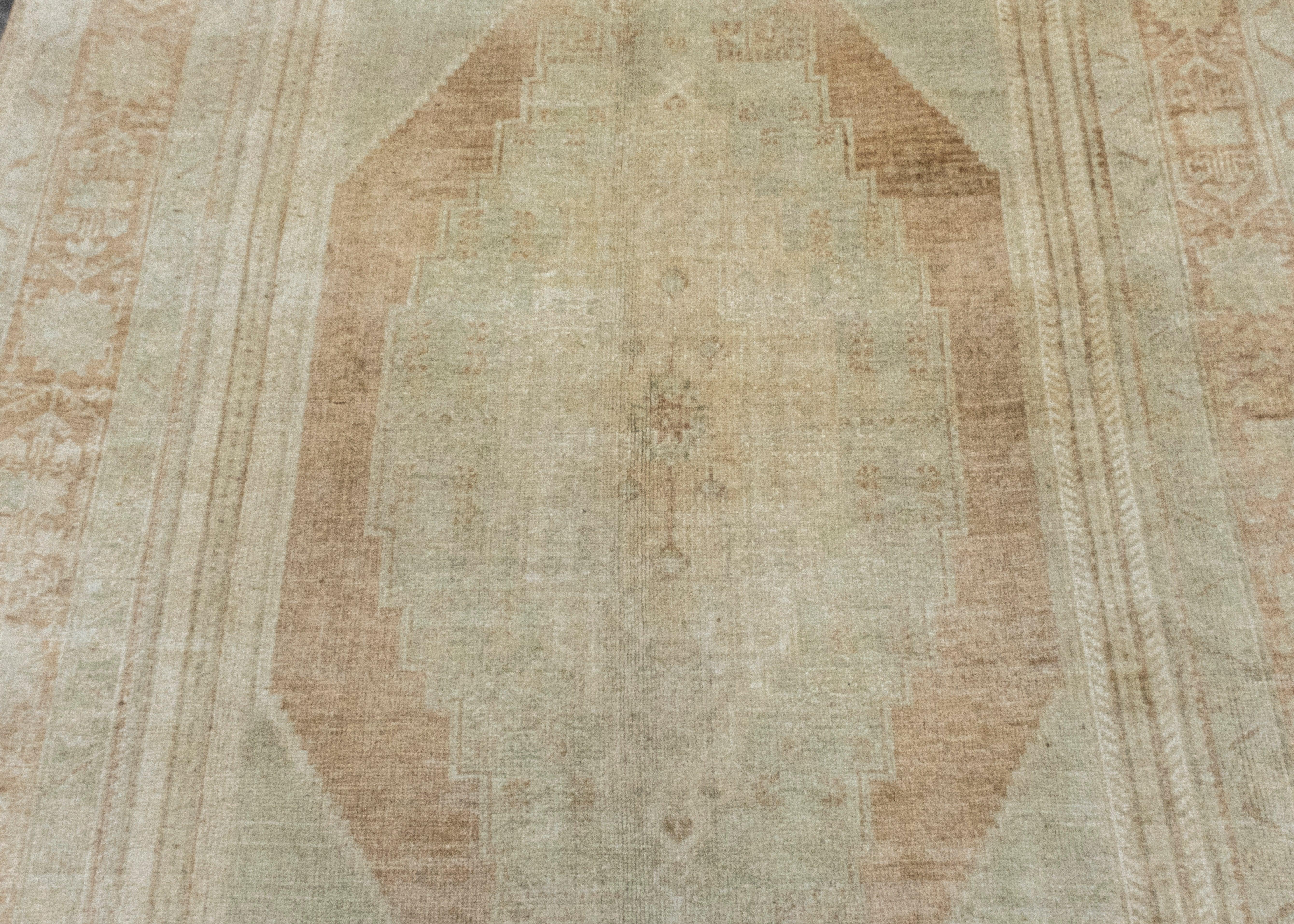 Turkish Vintage Anatolian Rug 5'5