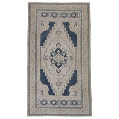 Türkischer Anatolischer Vintage-Teppich 5'7" x 10' #6039